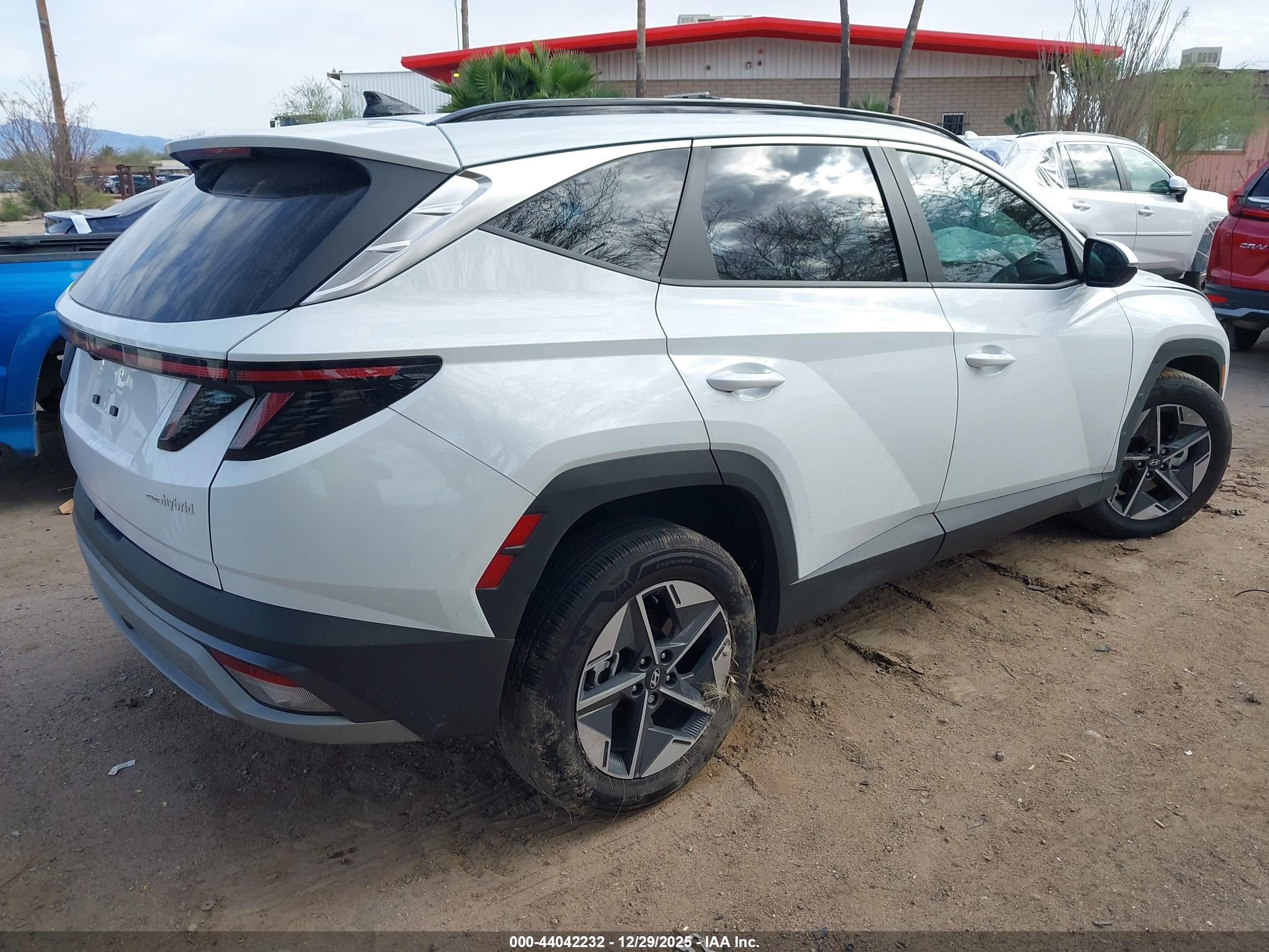 HYUNDAI TUCSON image 4