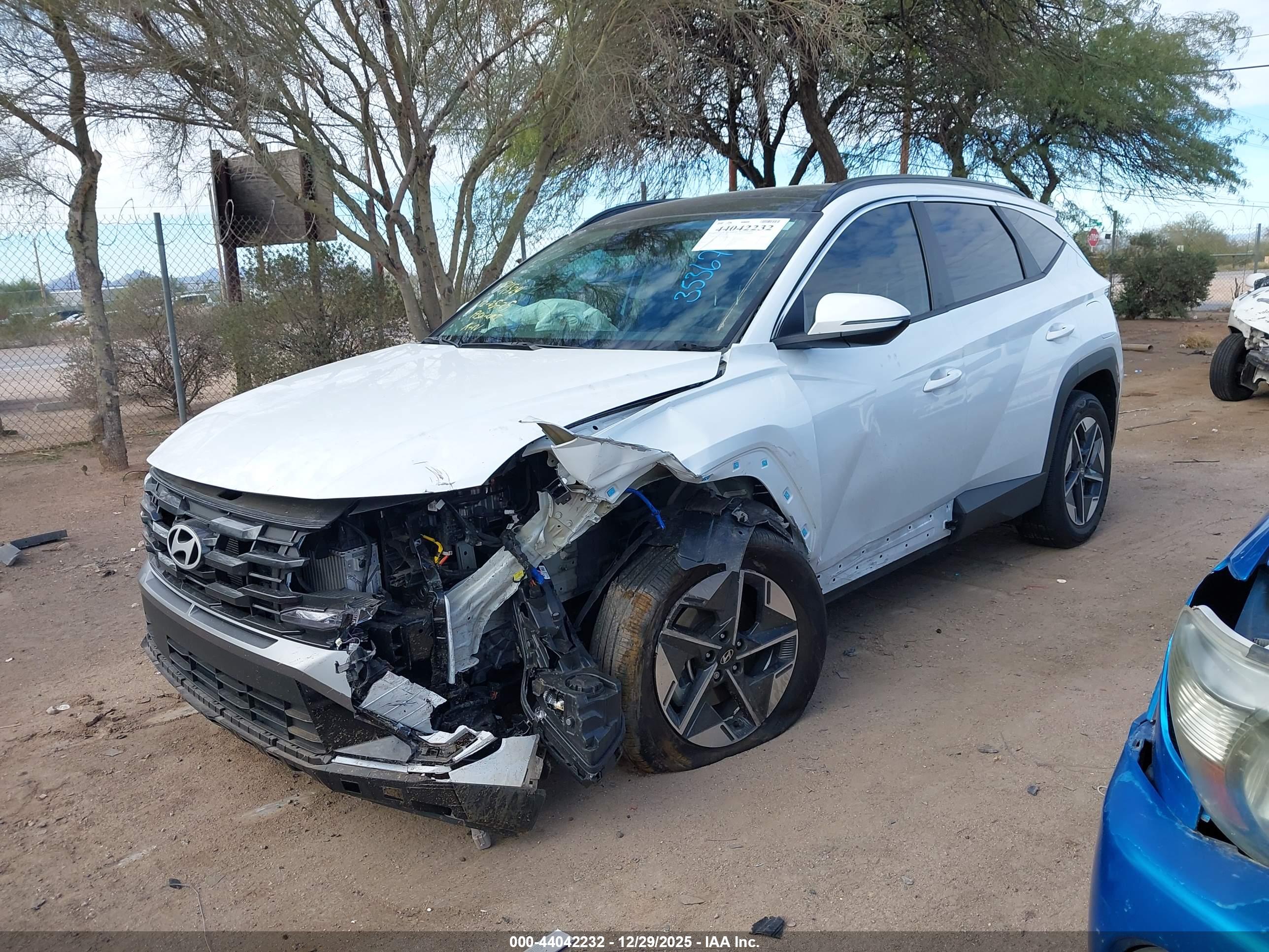 HYUNDAI TUCSON image 6