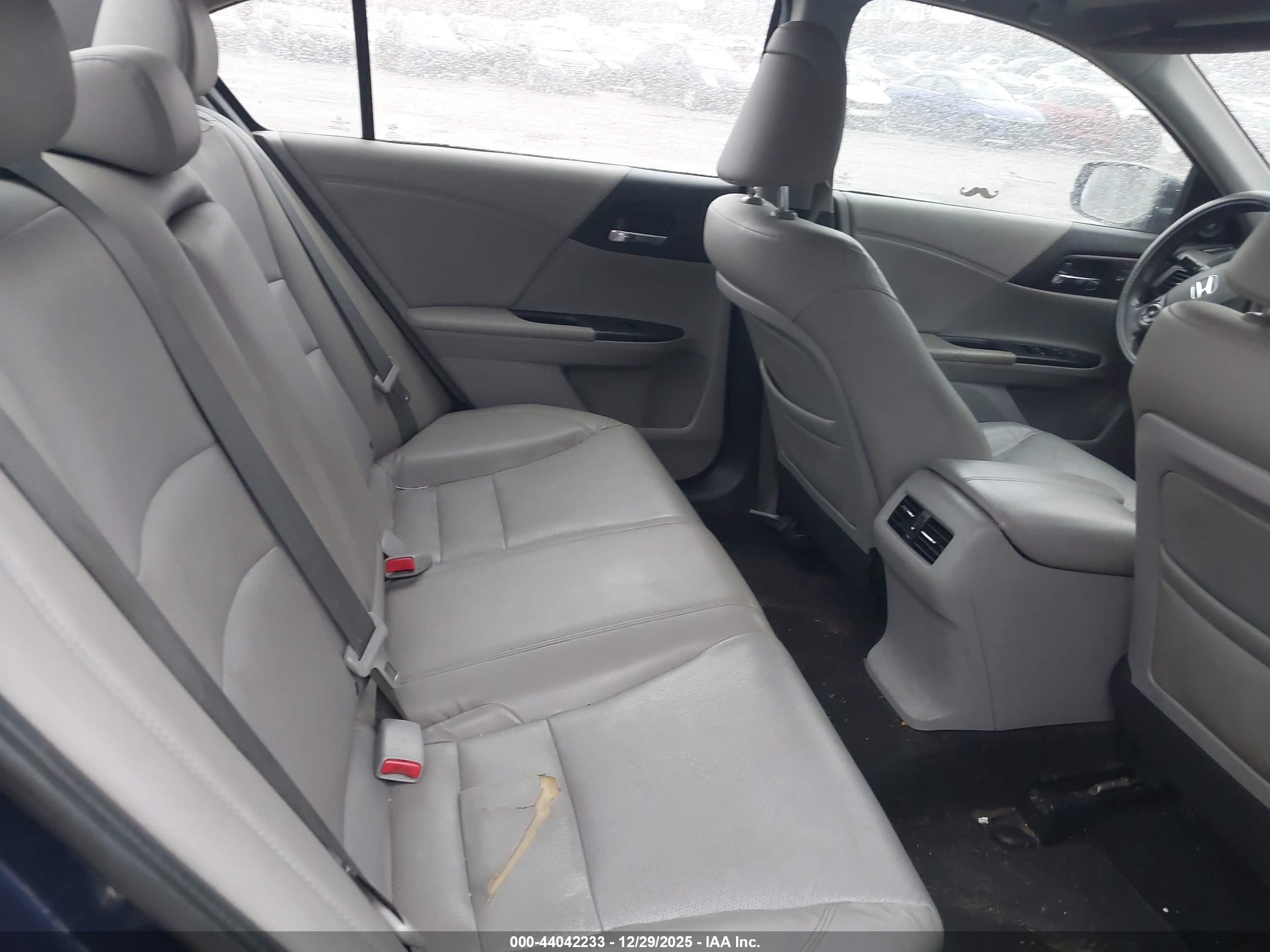 HONDA ACCORD image 8