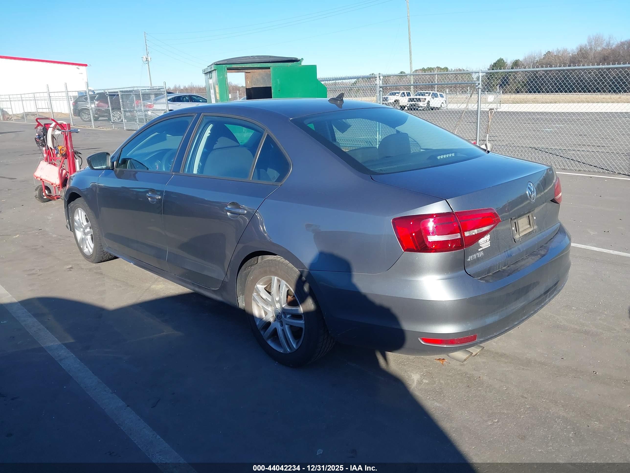 VOLKSWAGEN JETTA image 3
