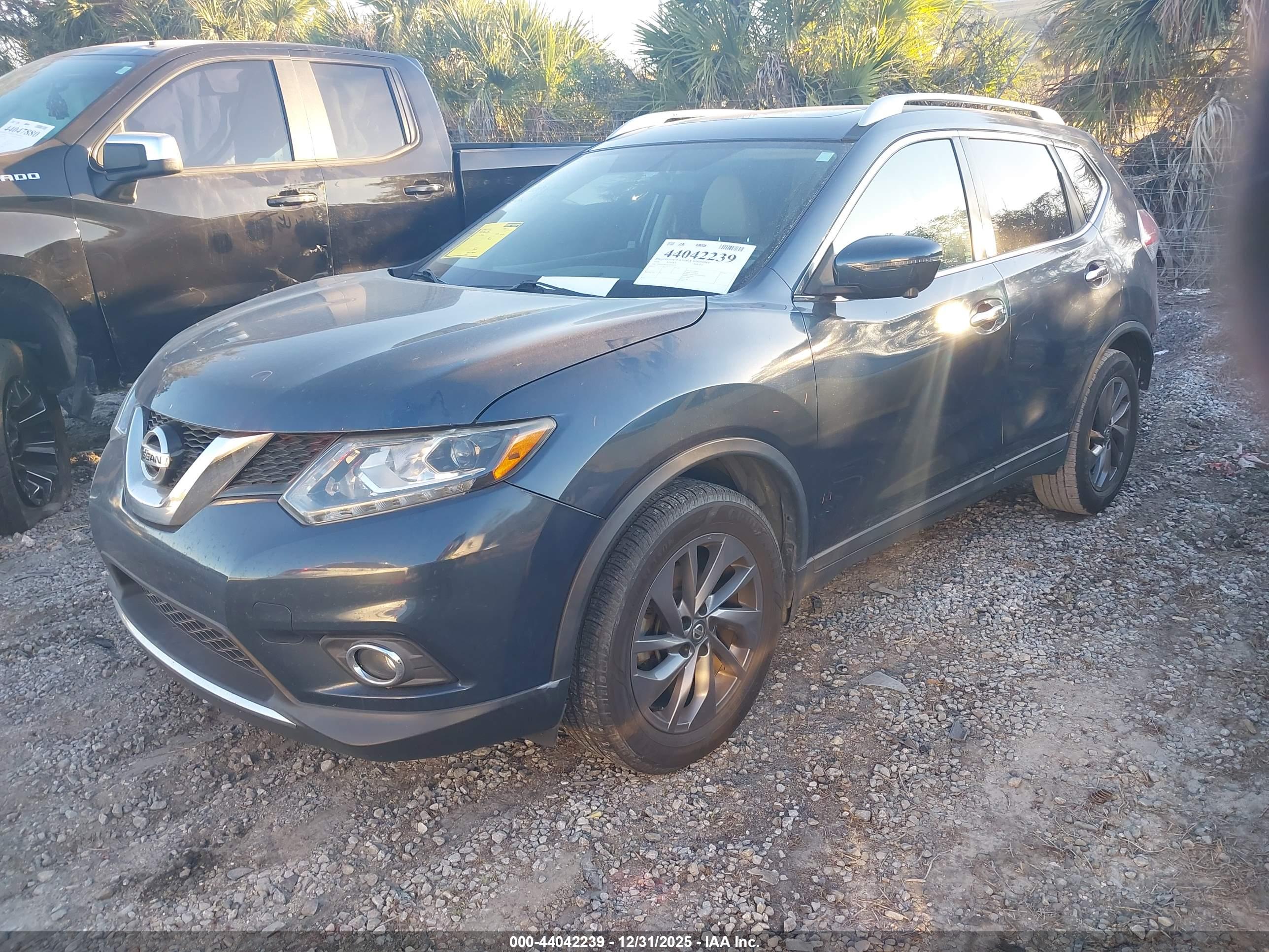 NISSAN ROGUE image 2