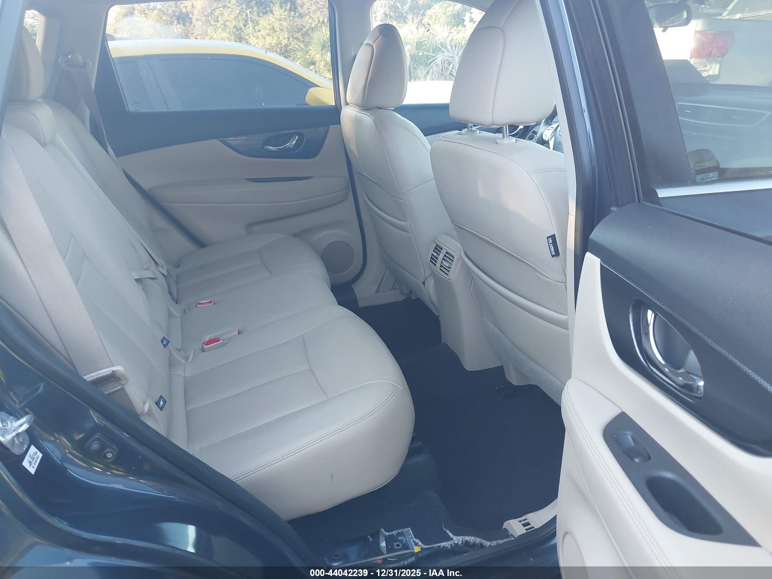 NISSAN ROGUE image 8