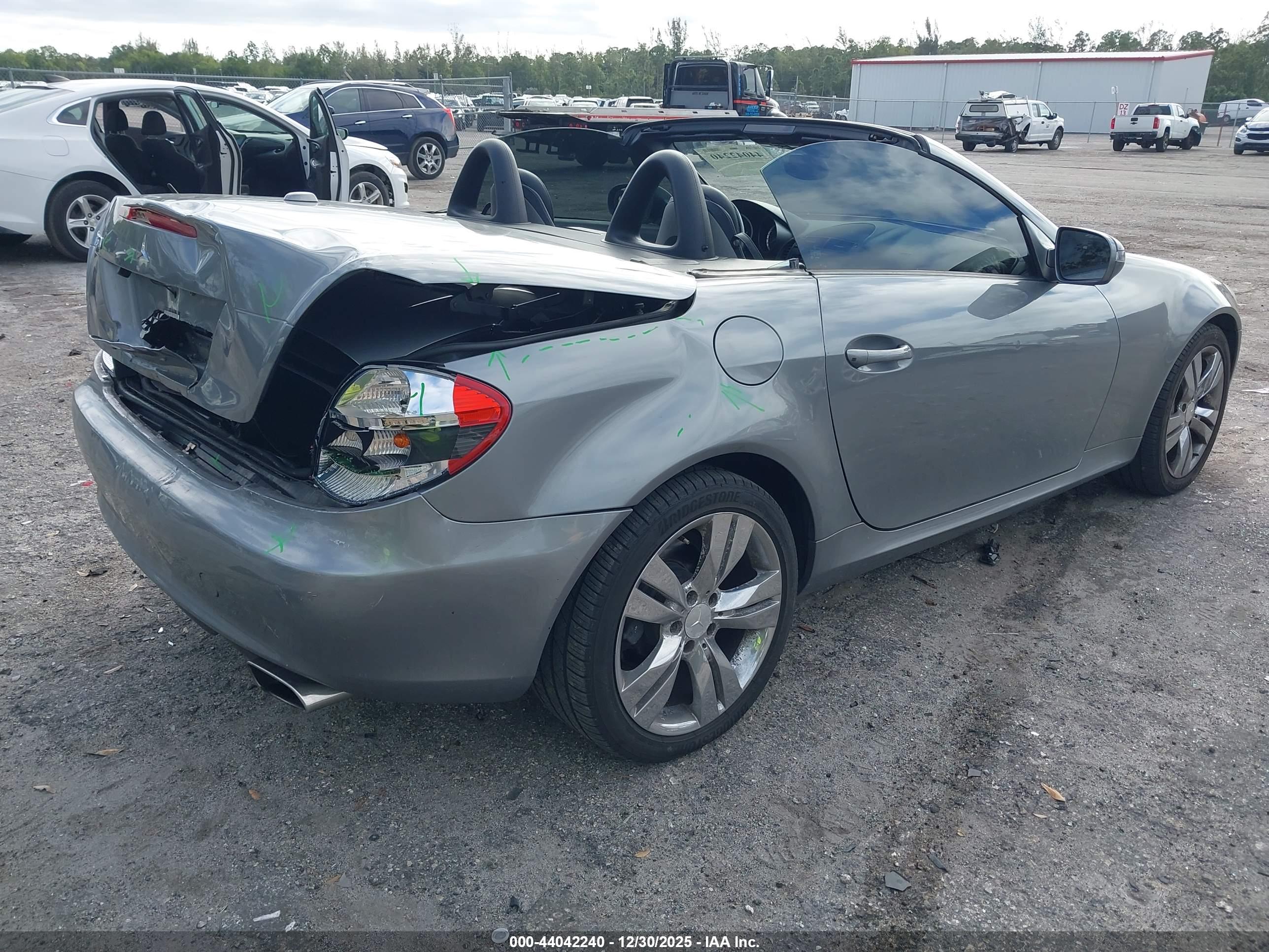 MERCEDES-BENZ SLK image 4