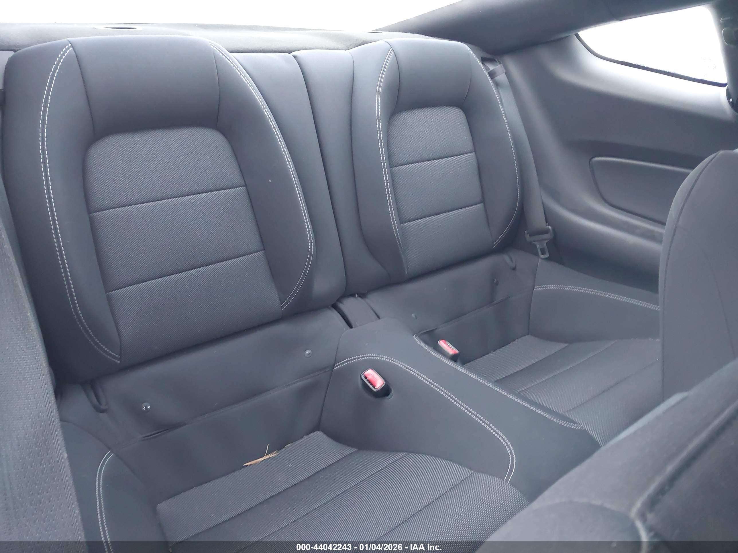 FORD MUSTANG image 8
