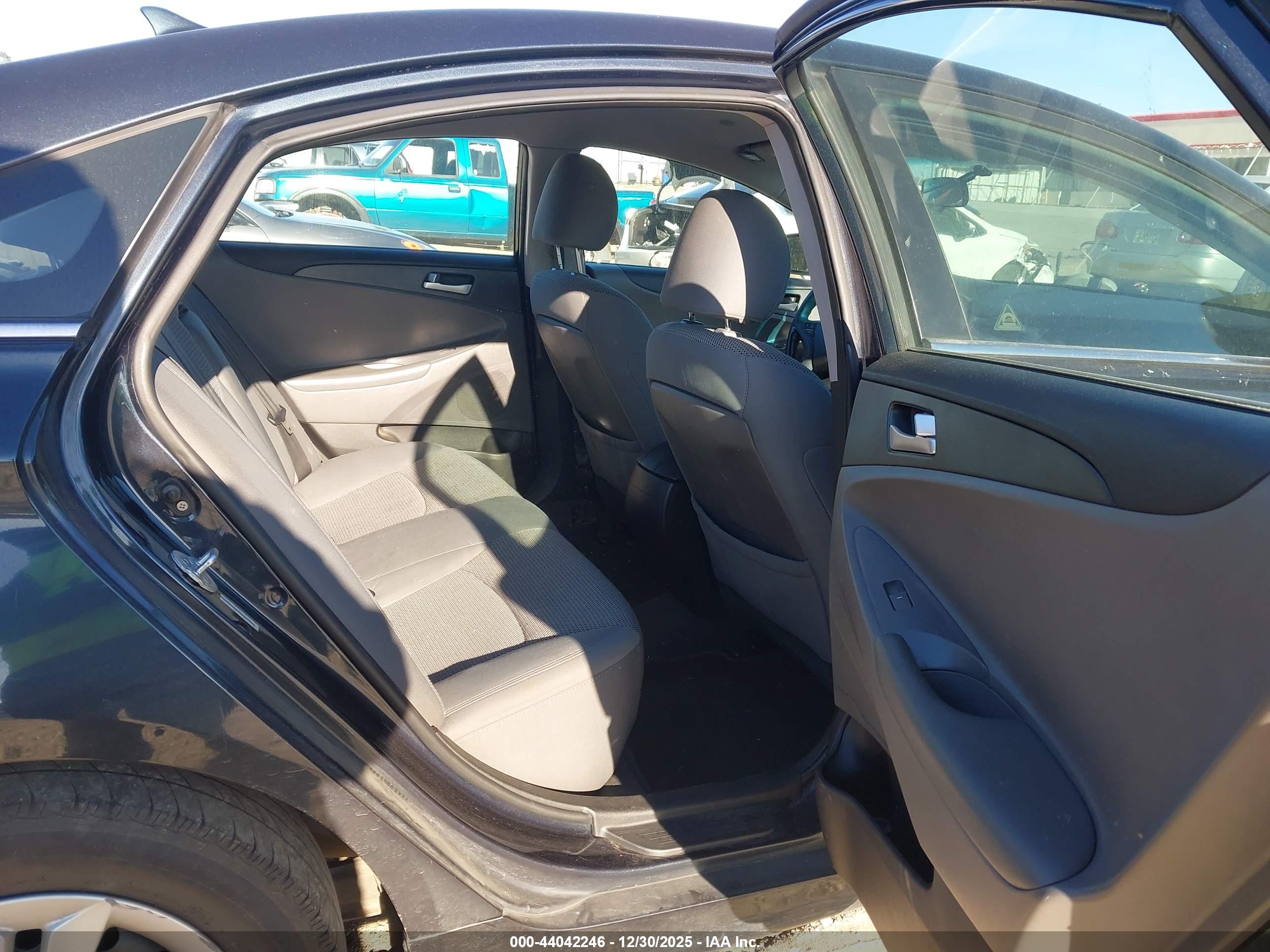 HYUNDAI SONATA image 8