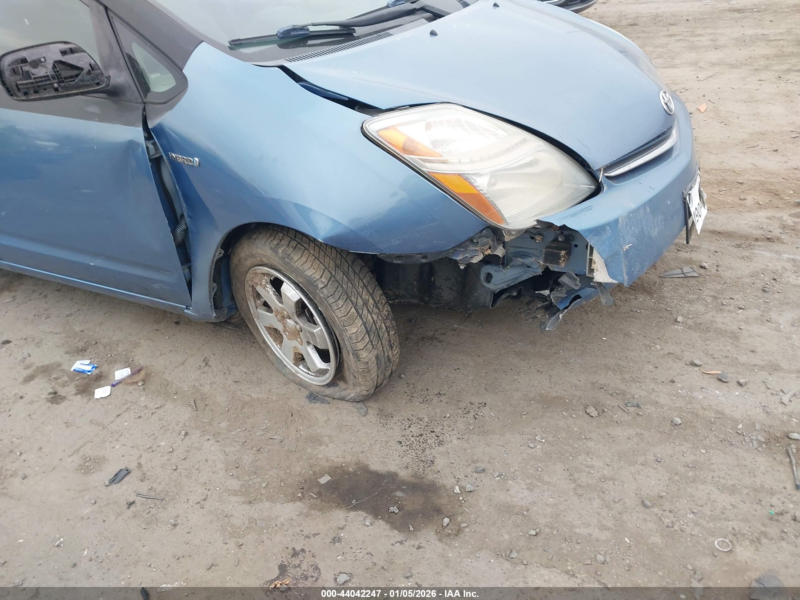 TOYOTA PRIUS image 6