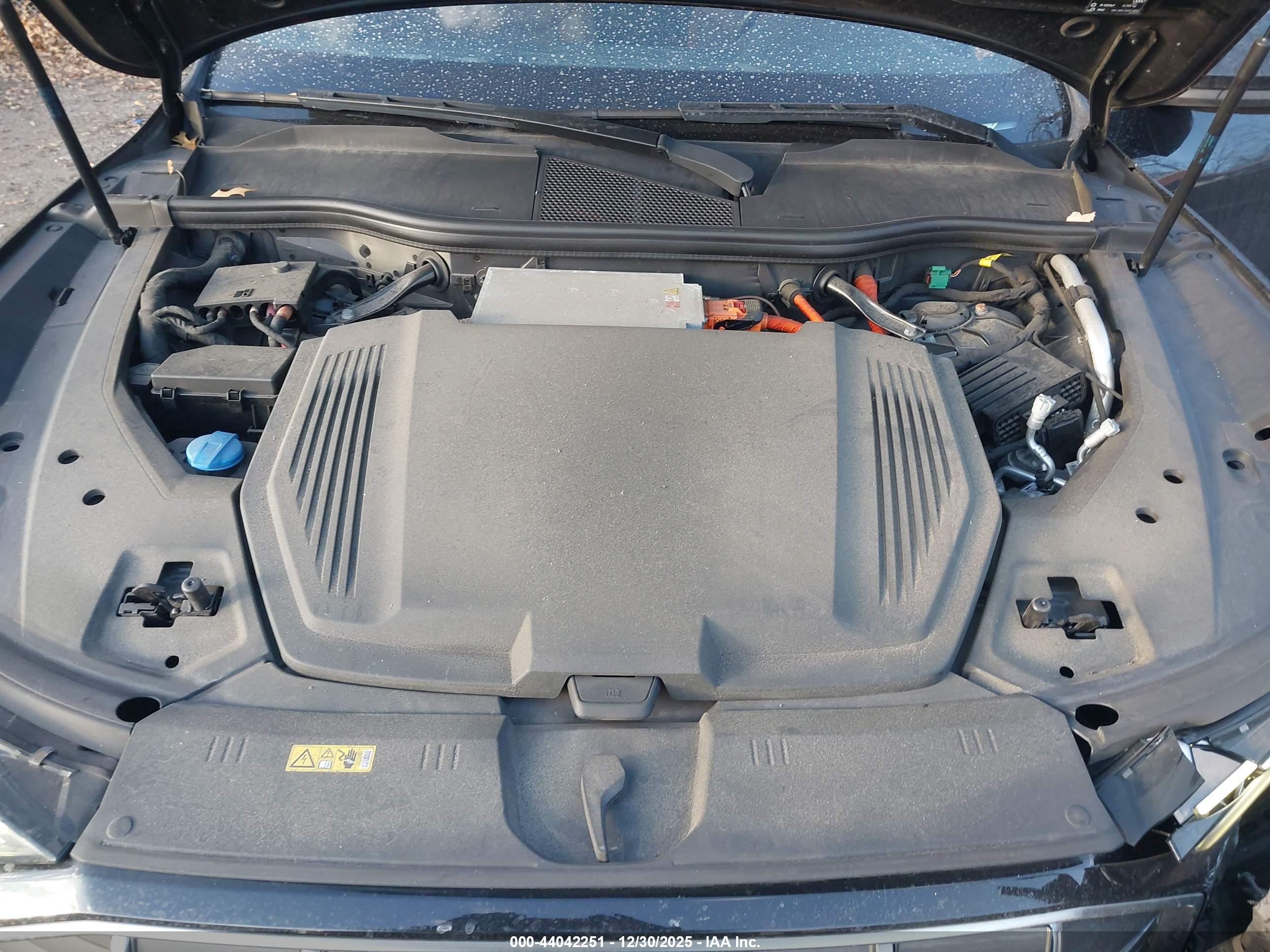 AUDI E-TRON image 10