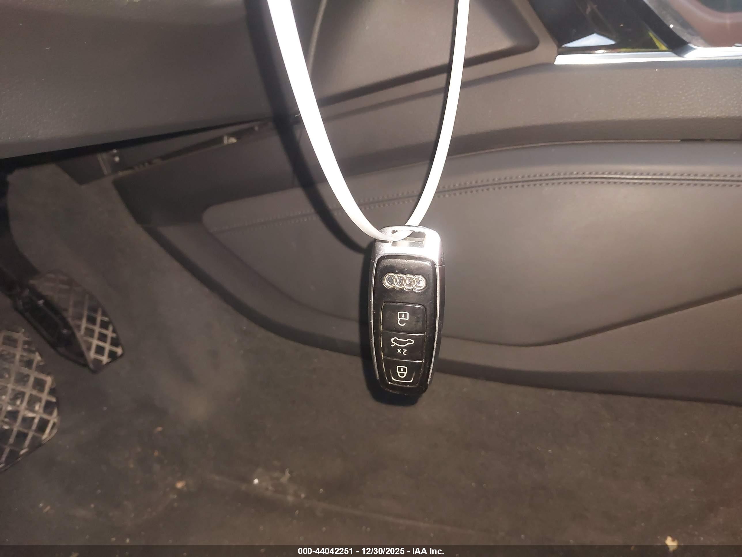 AUDI E-TRON image 11
