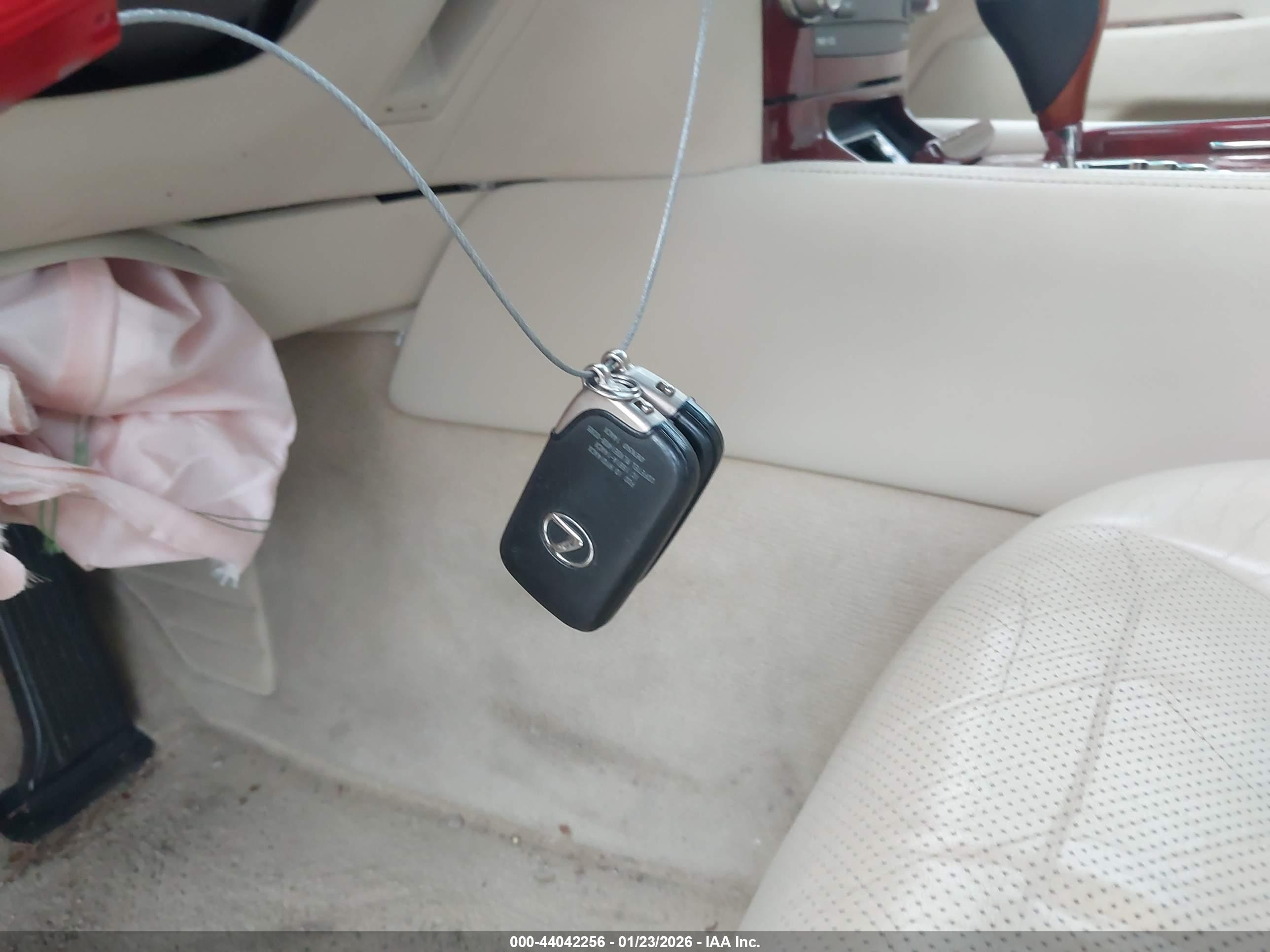 LEXUS LS image 11