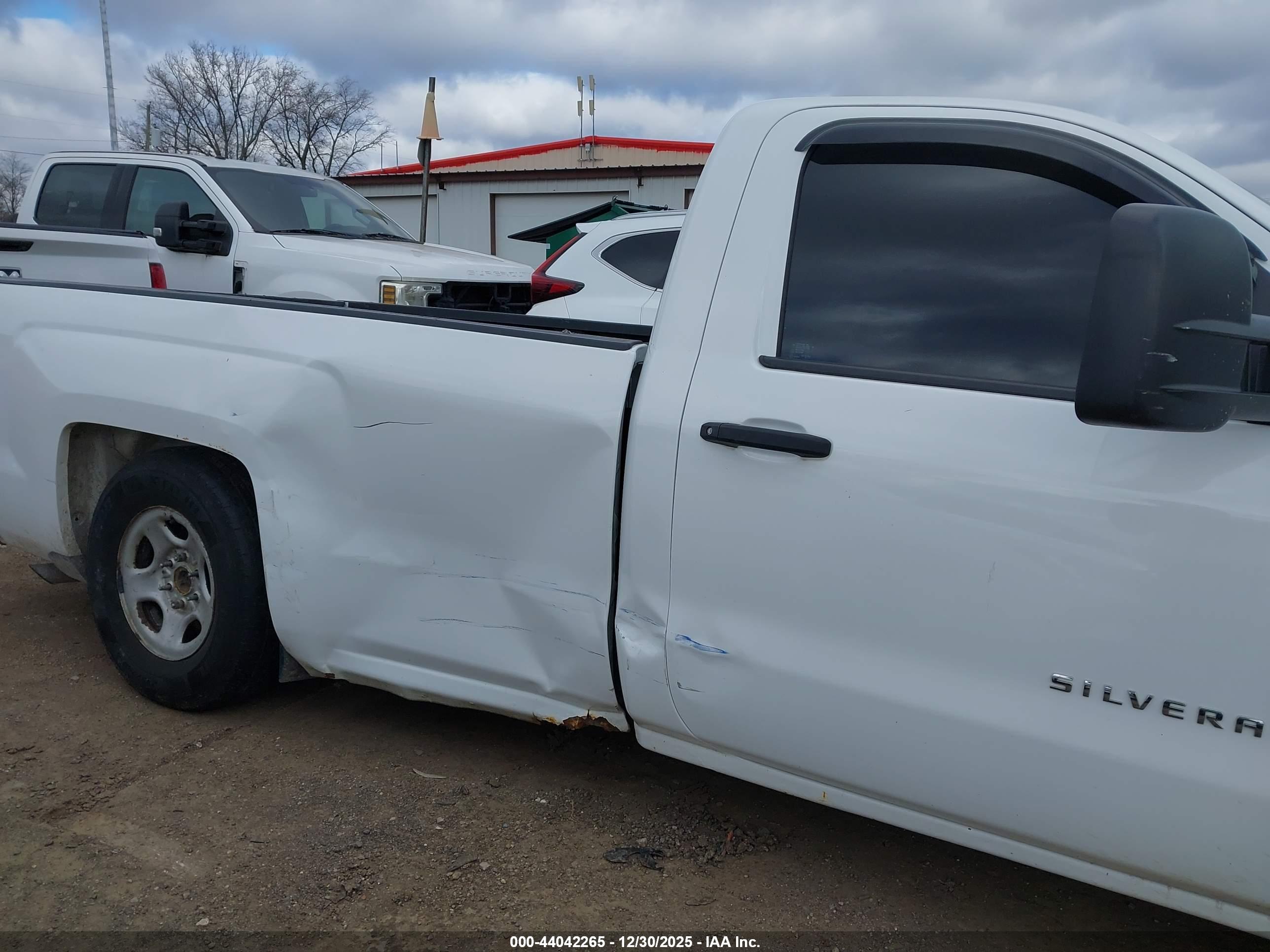 CHEVROLET SILVERADO image 6