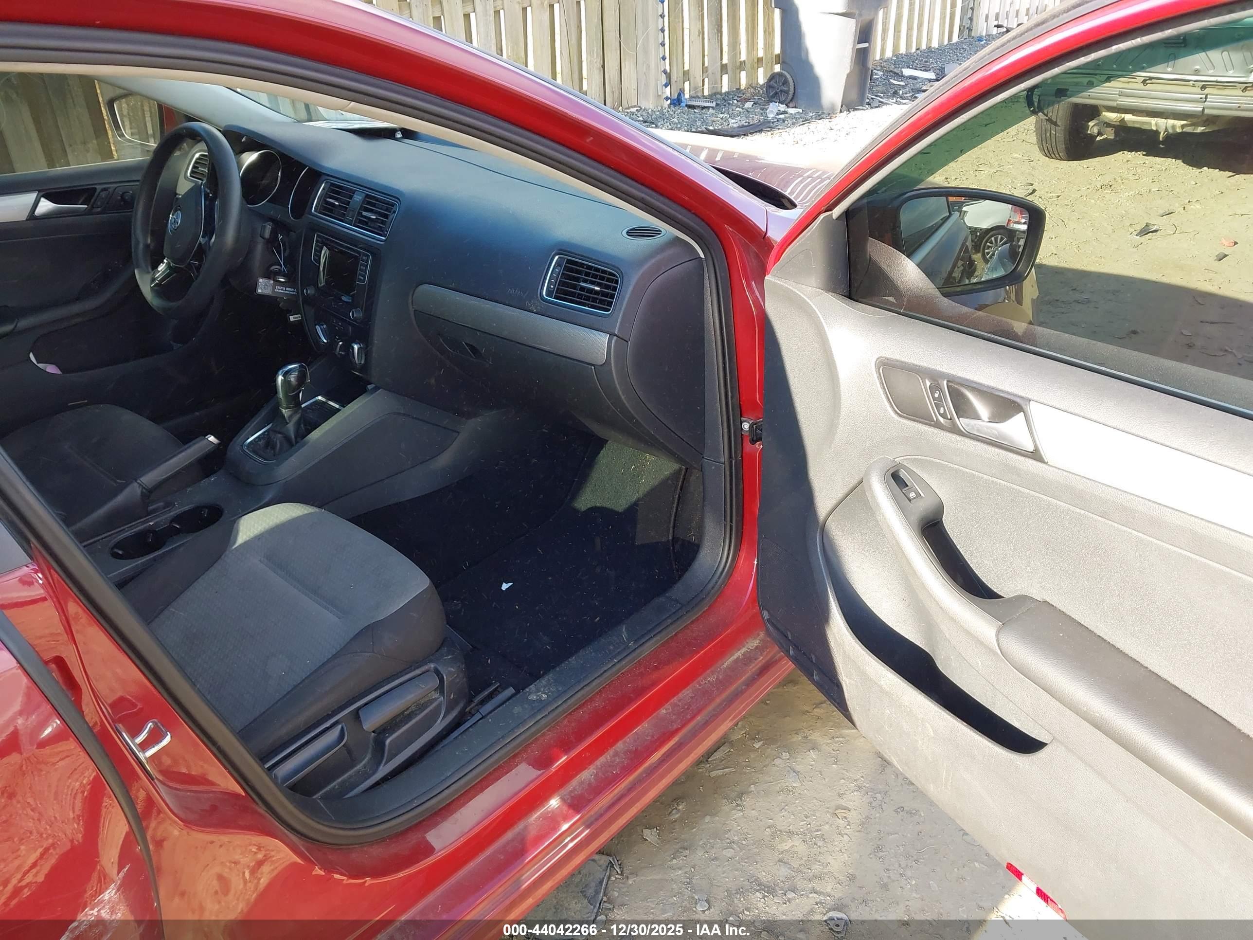 VOLKSWAGEN JETTA image 5