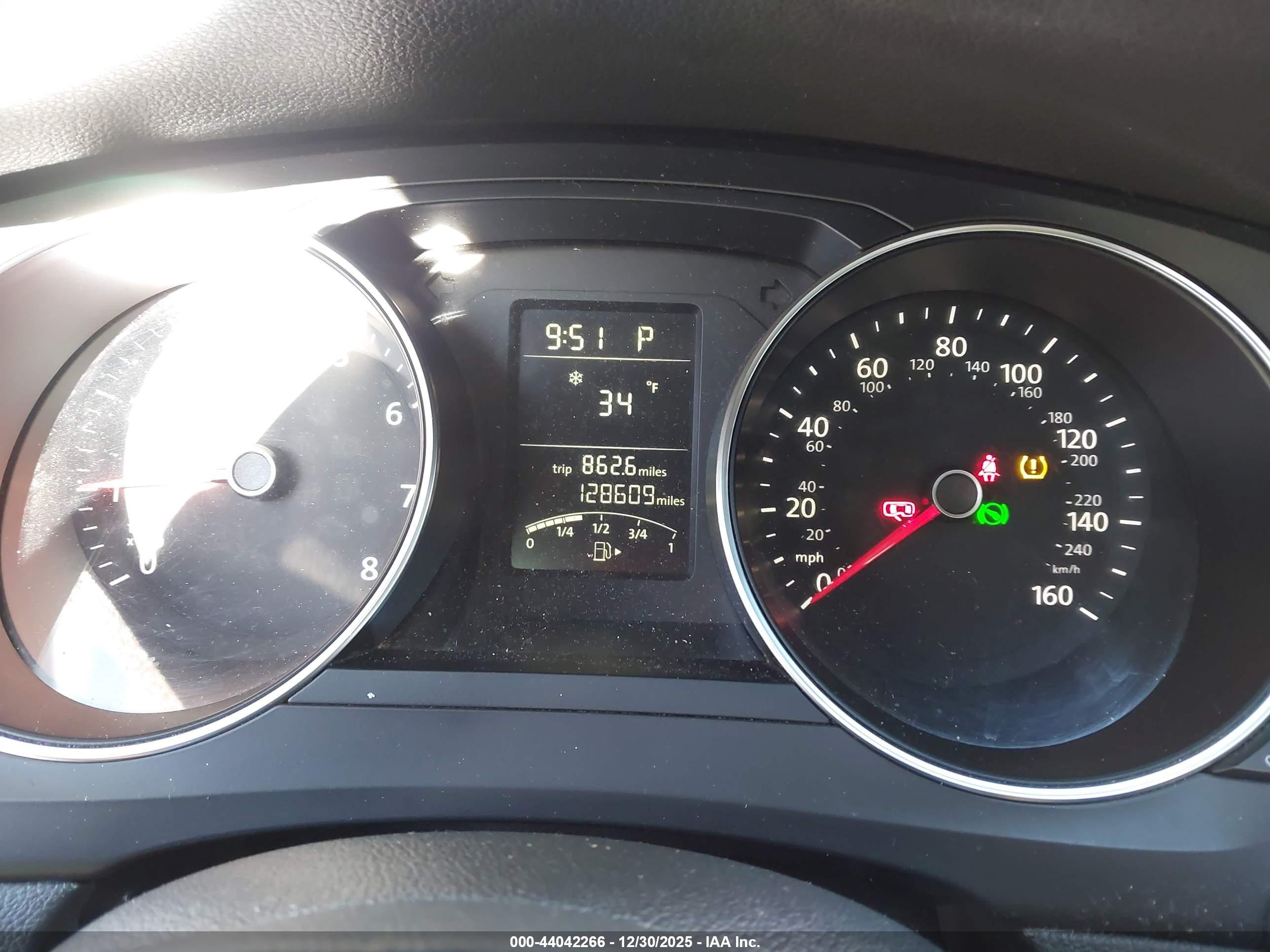 VOLKSWAGEN JETTA image 7