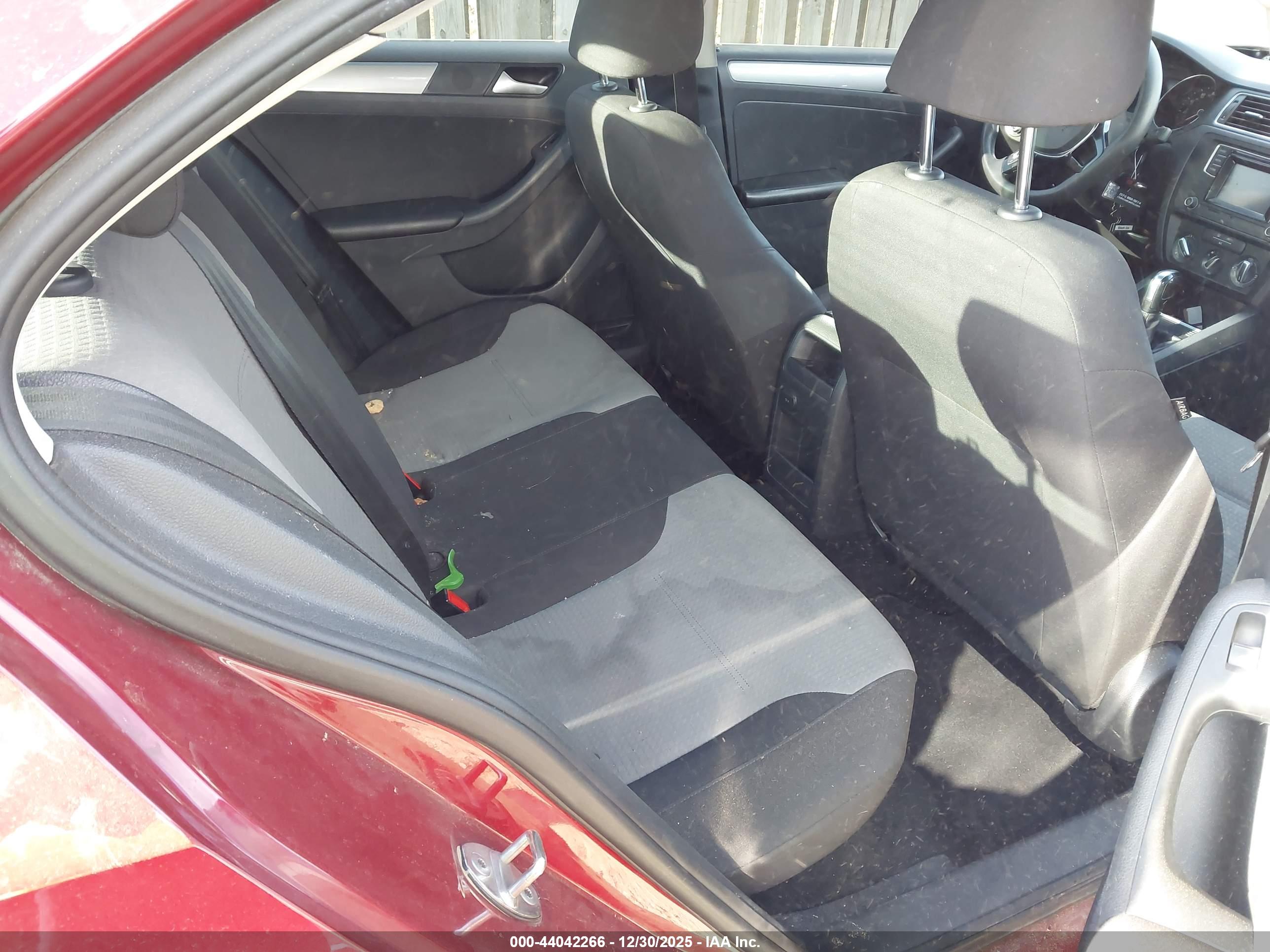 VOLKSWAGEN JETTA image 8
