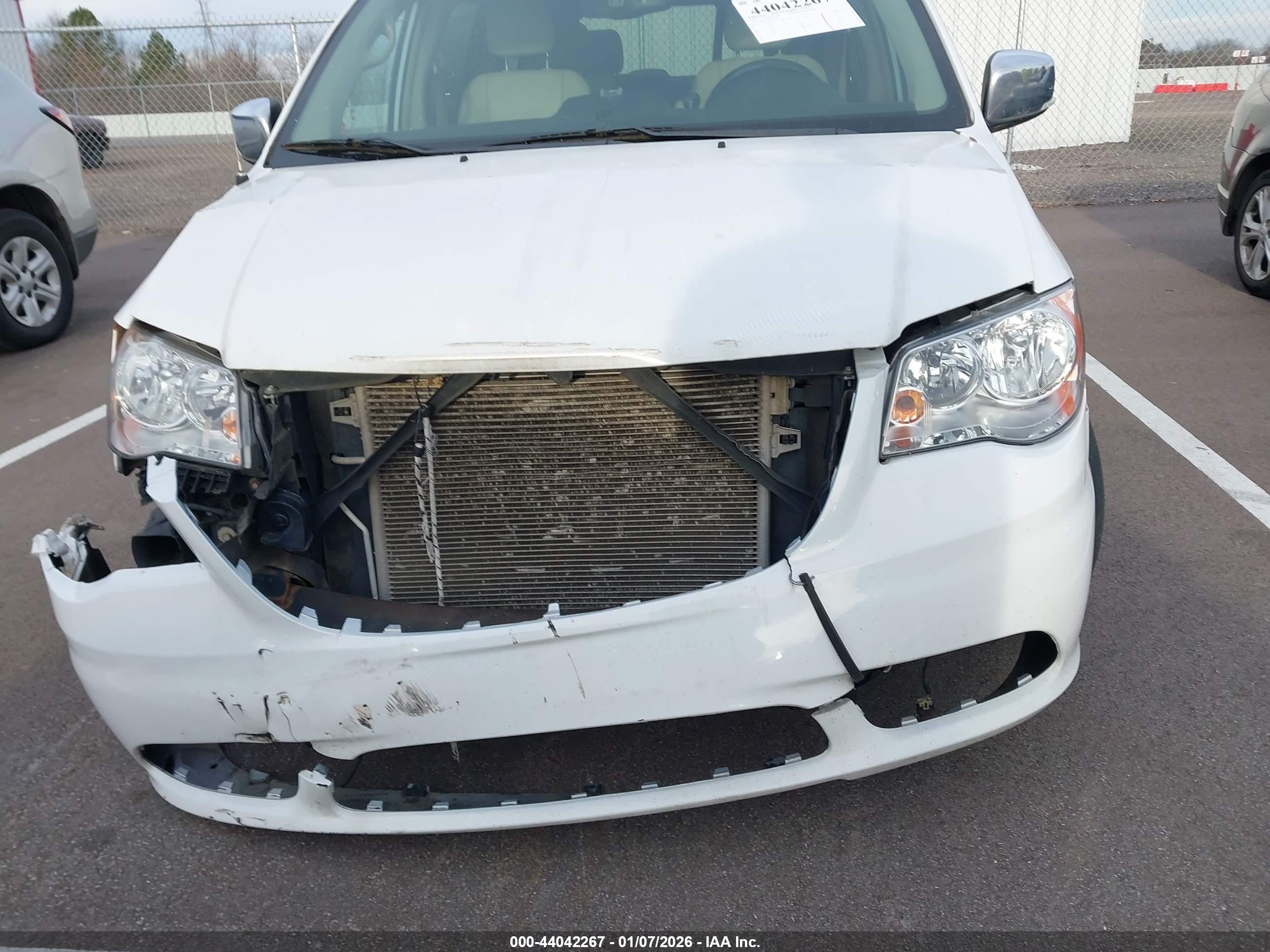 CHRYSLER TOWN image 6