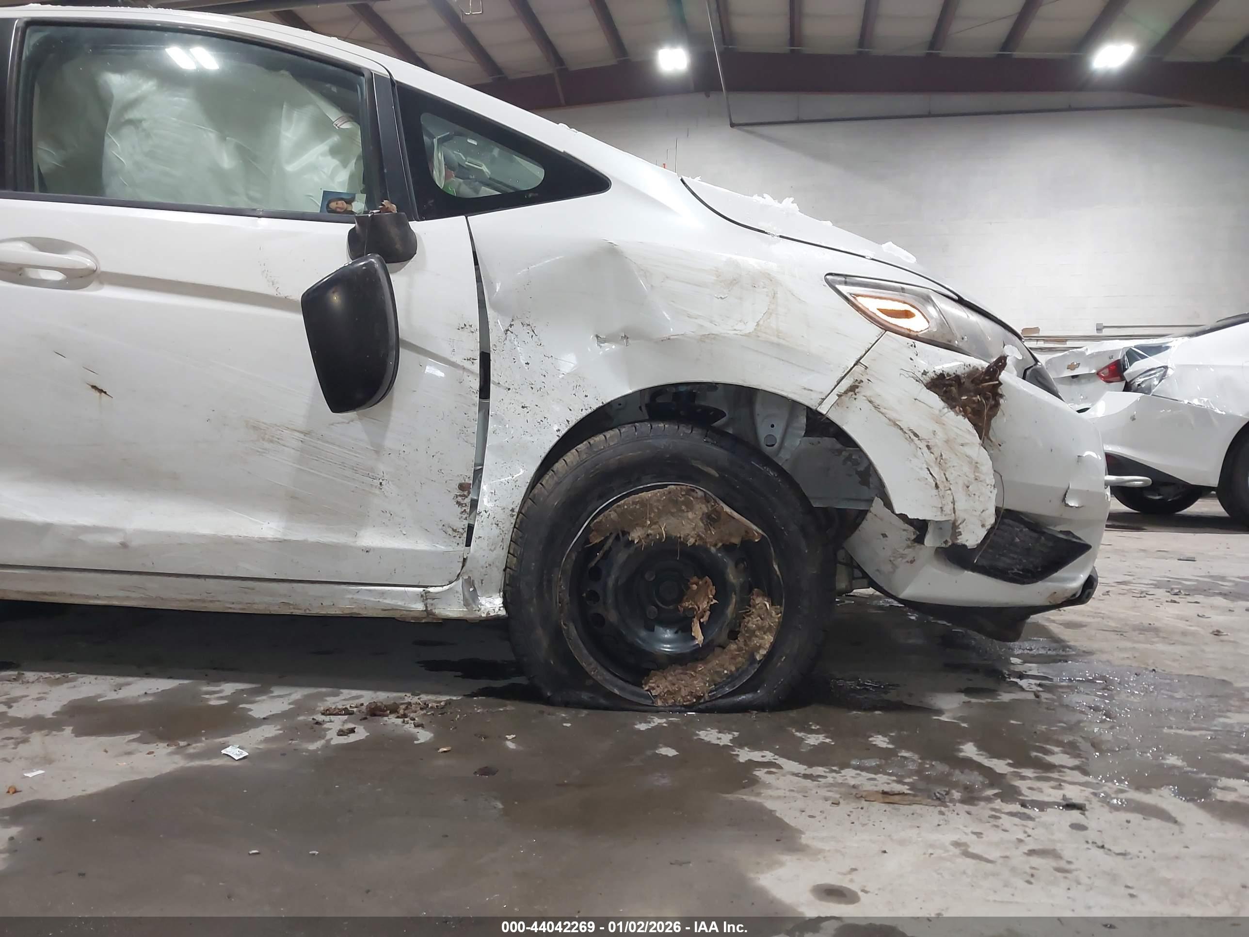 HONDA FIT image 6