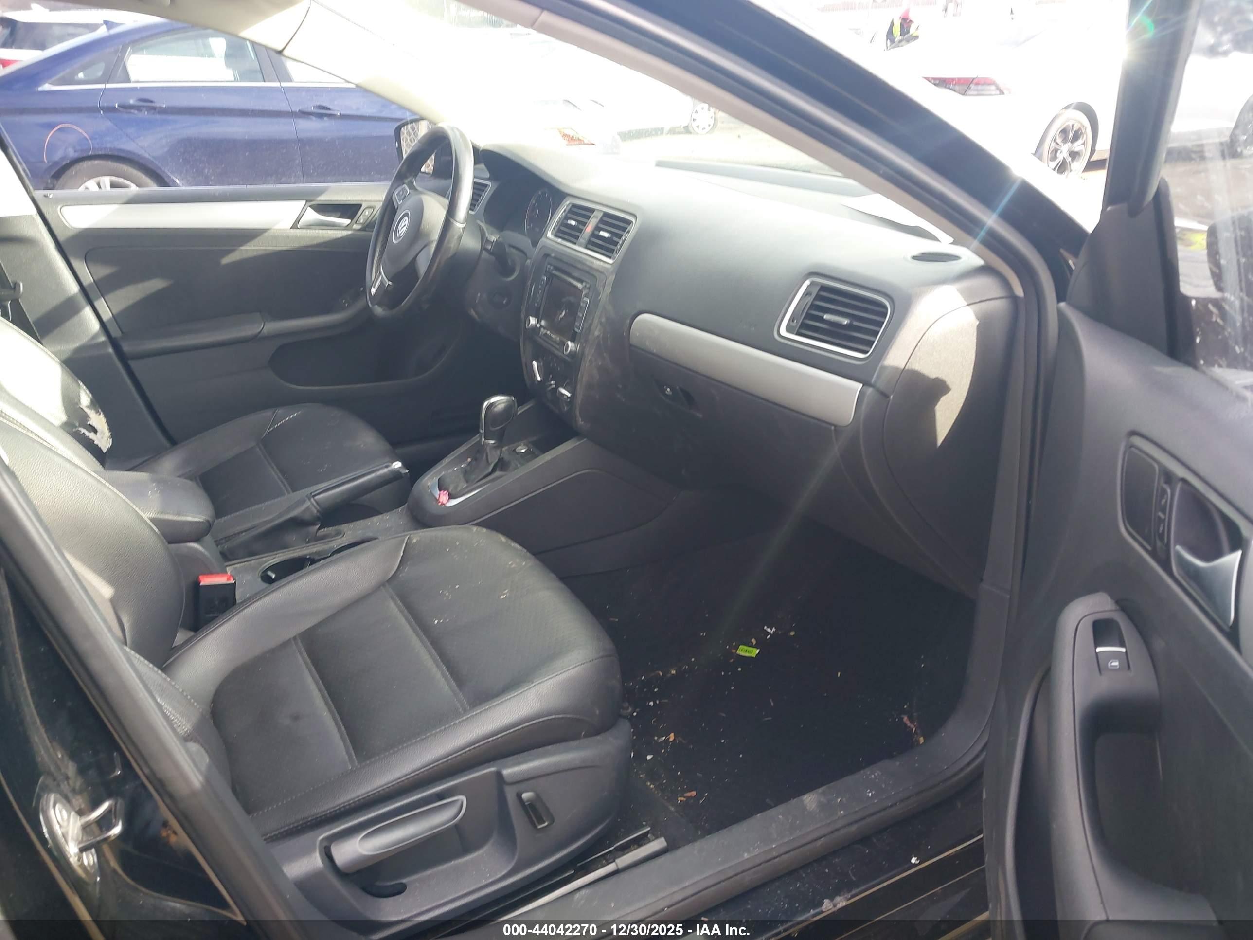 VOLKSWAGEN JETTA image 5