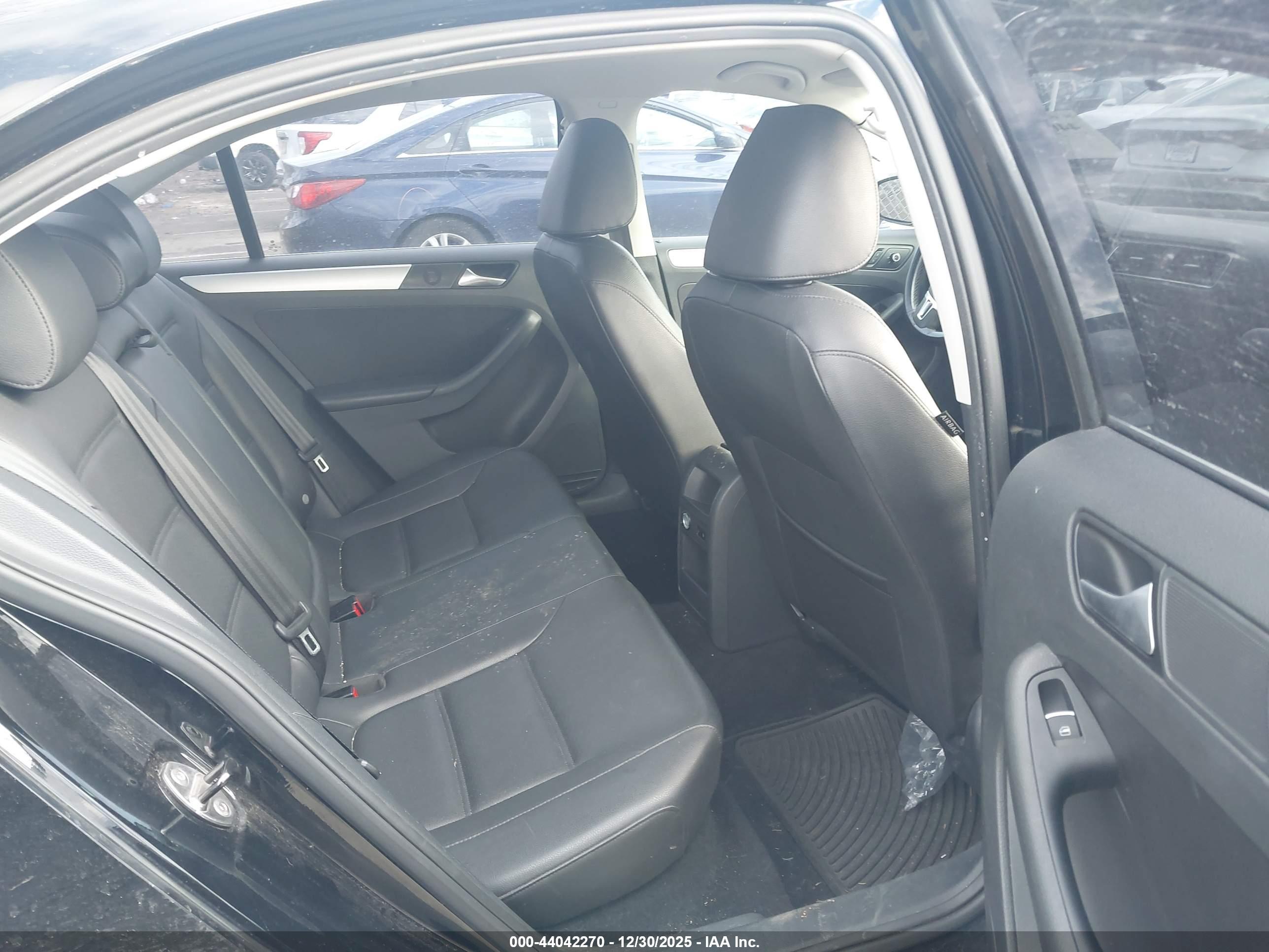 VOLKSWAGEN JETTA image 8