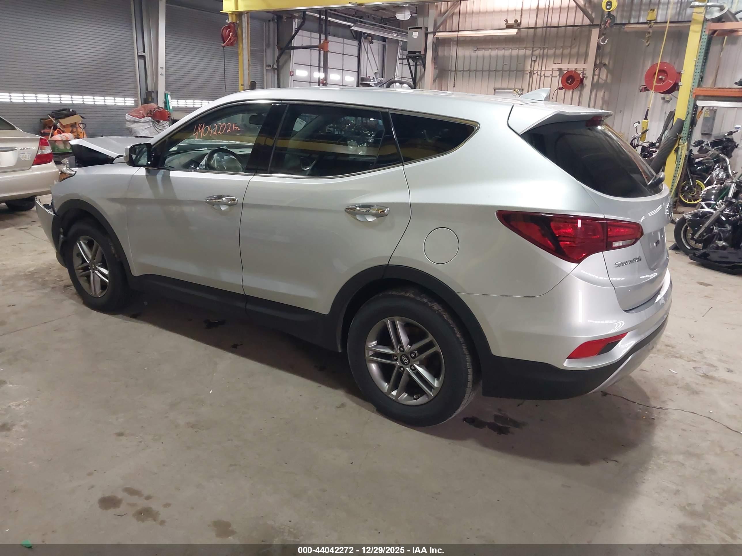 HYUNDAI SANTA image 3