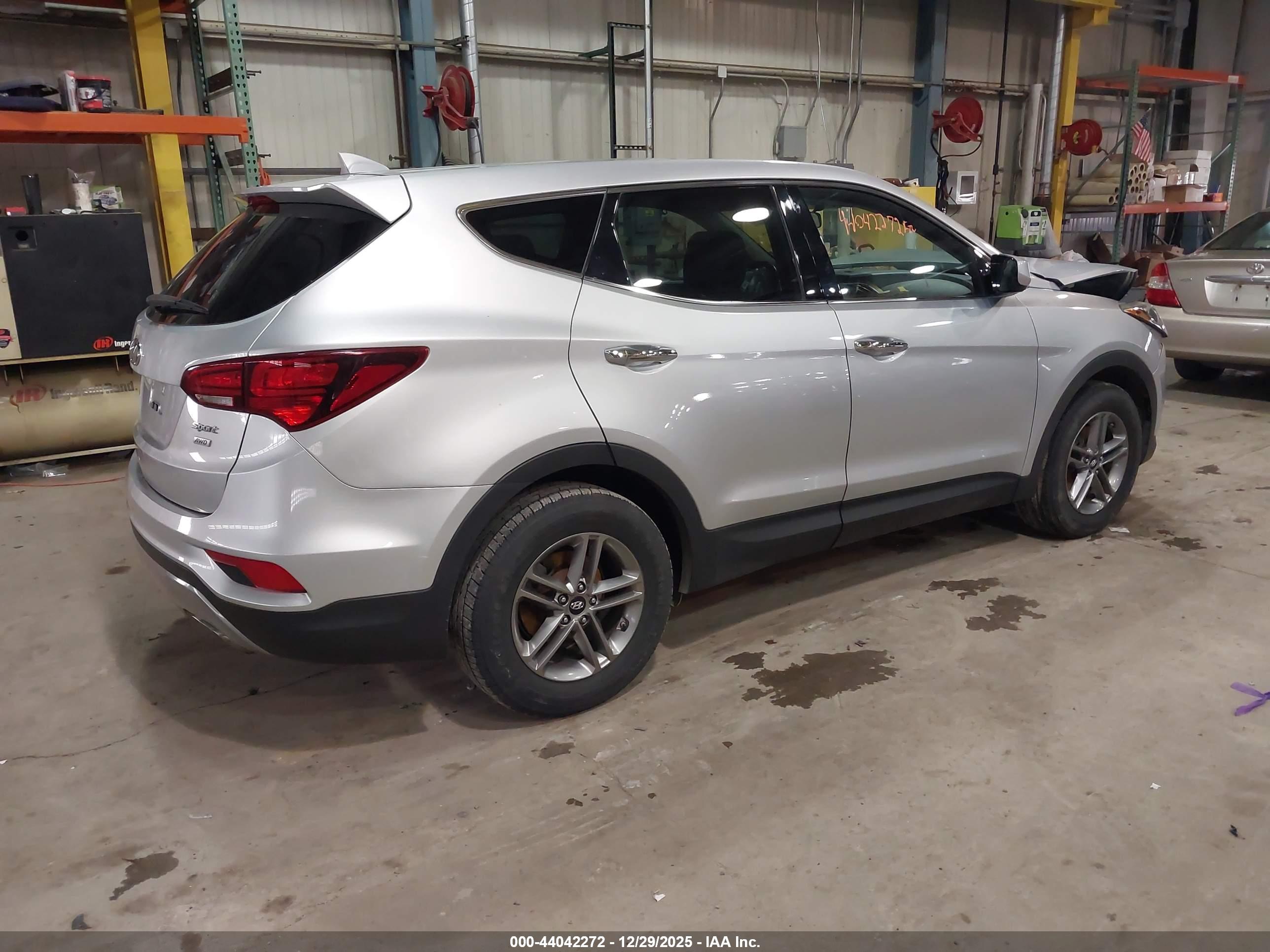 HYUNDAI SANTA image 4