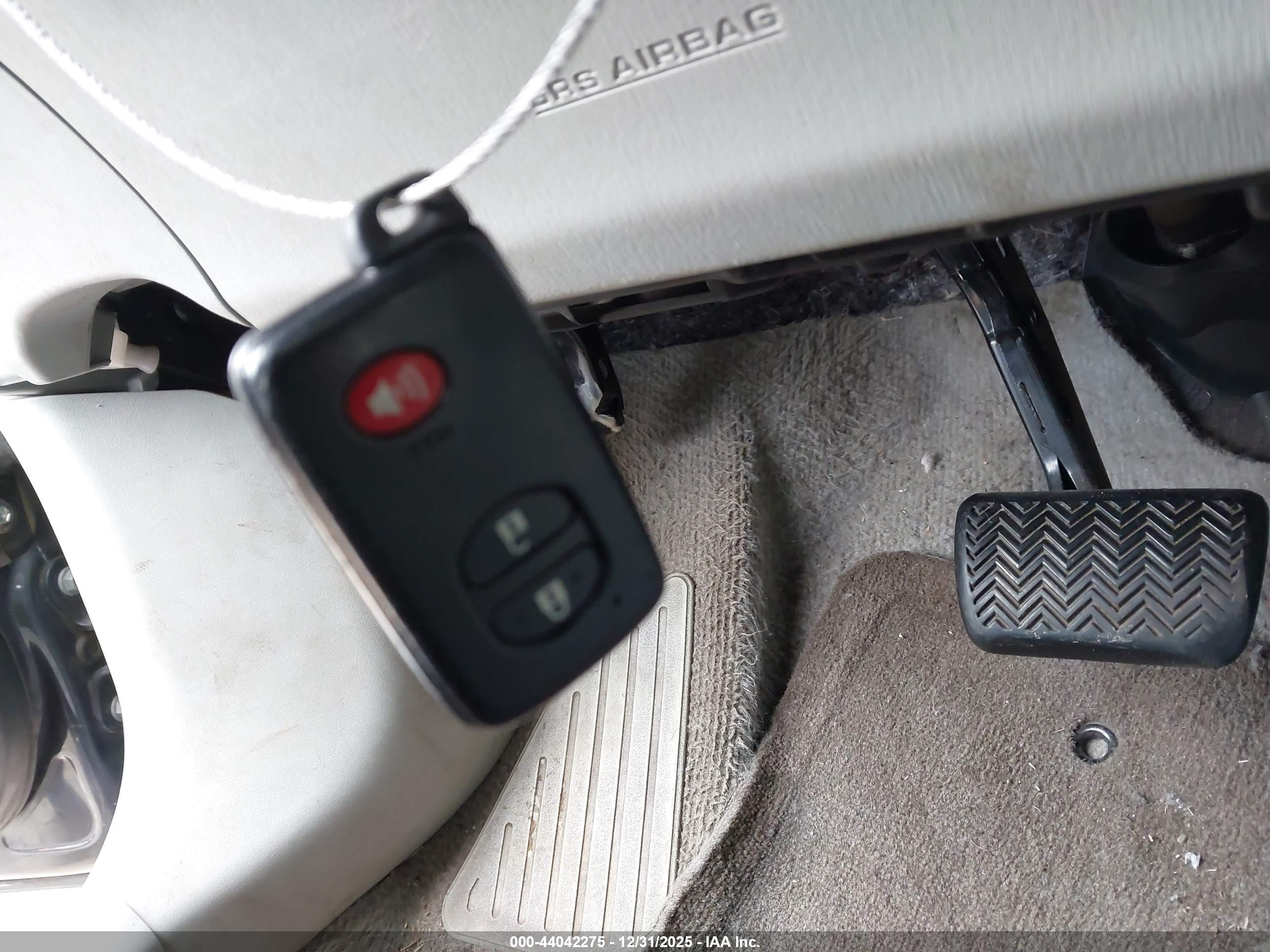 TOYOTA PRIUS image 11