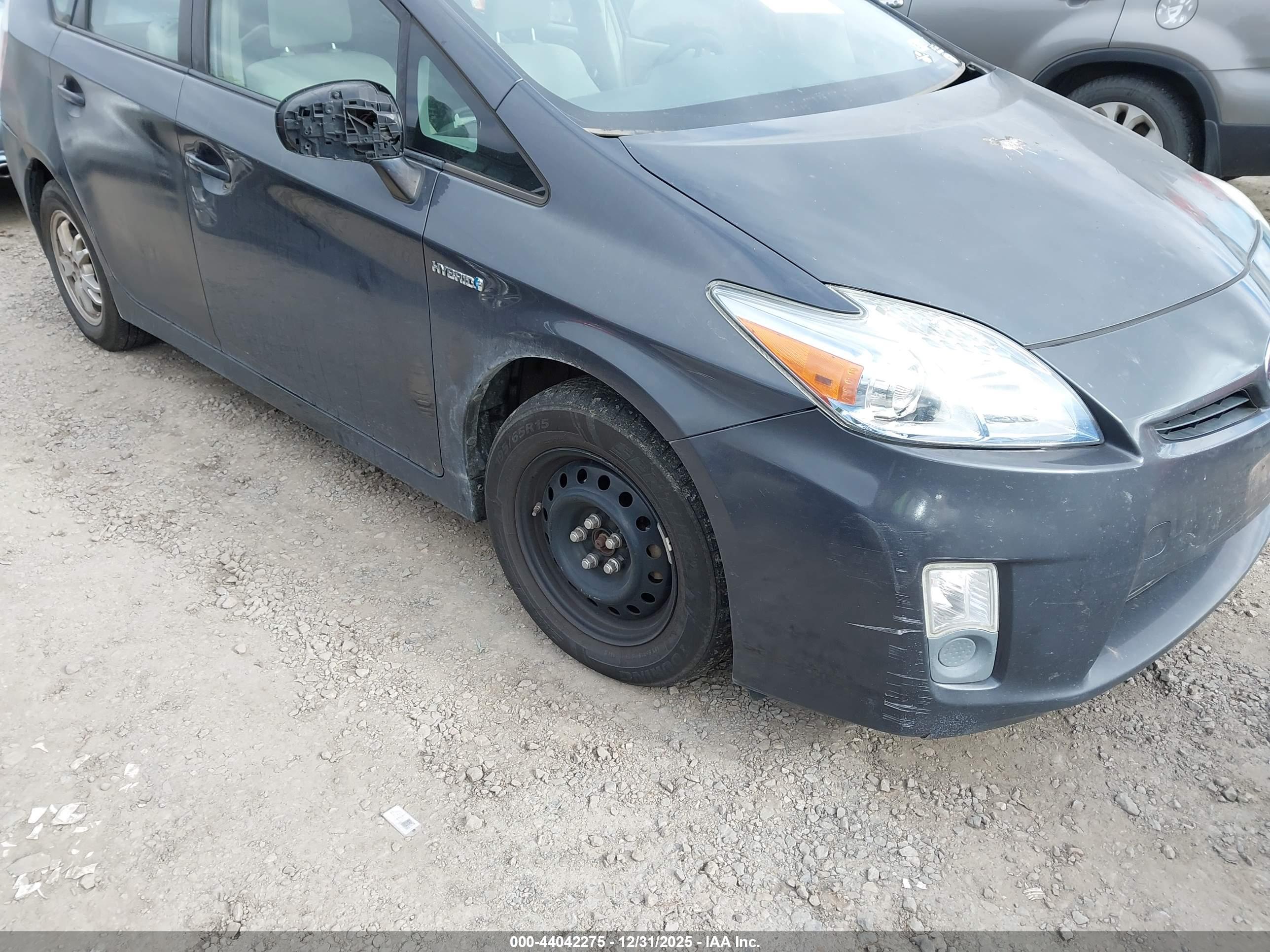 TOYOTA PRIUS image 6