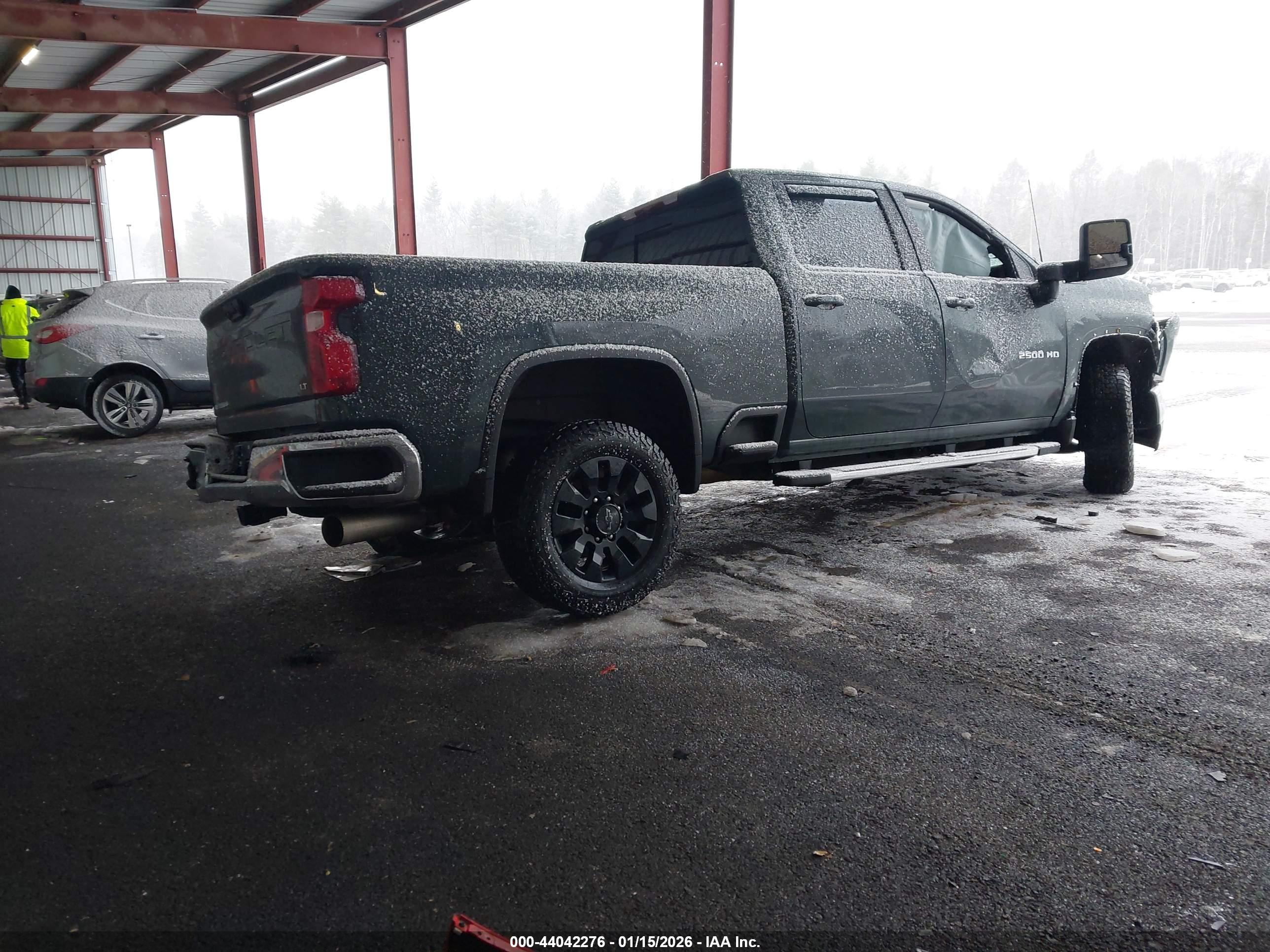 CHEVROLET SILVERADO image 4