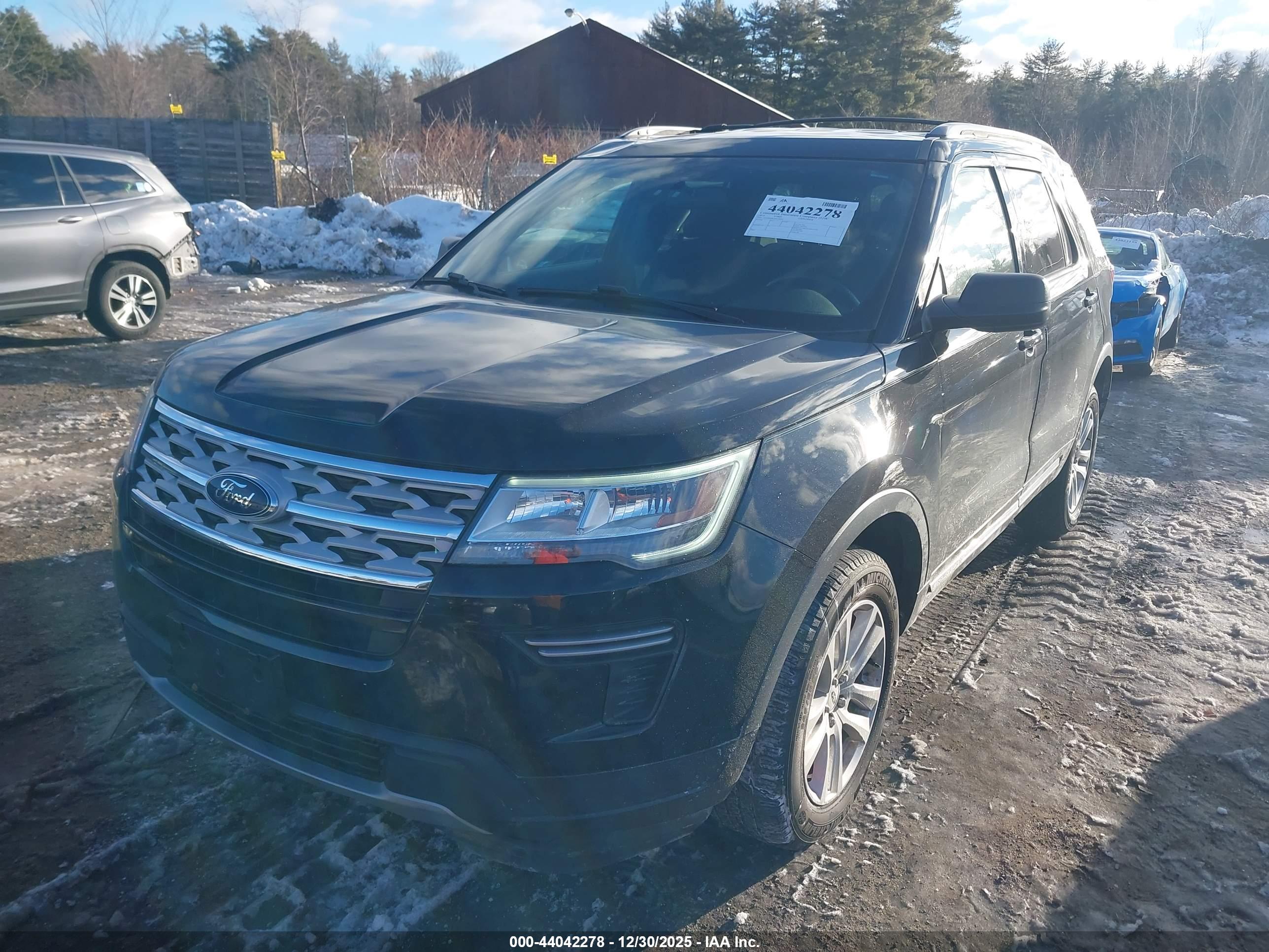FORD EXPLORER image 2