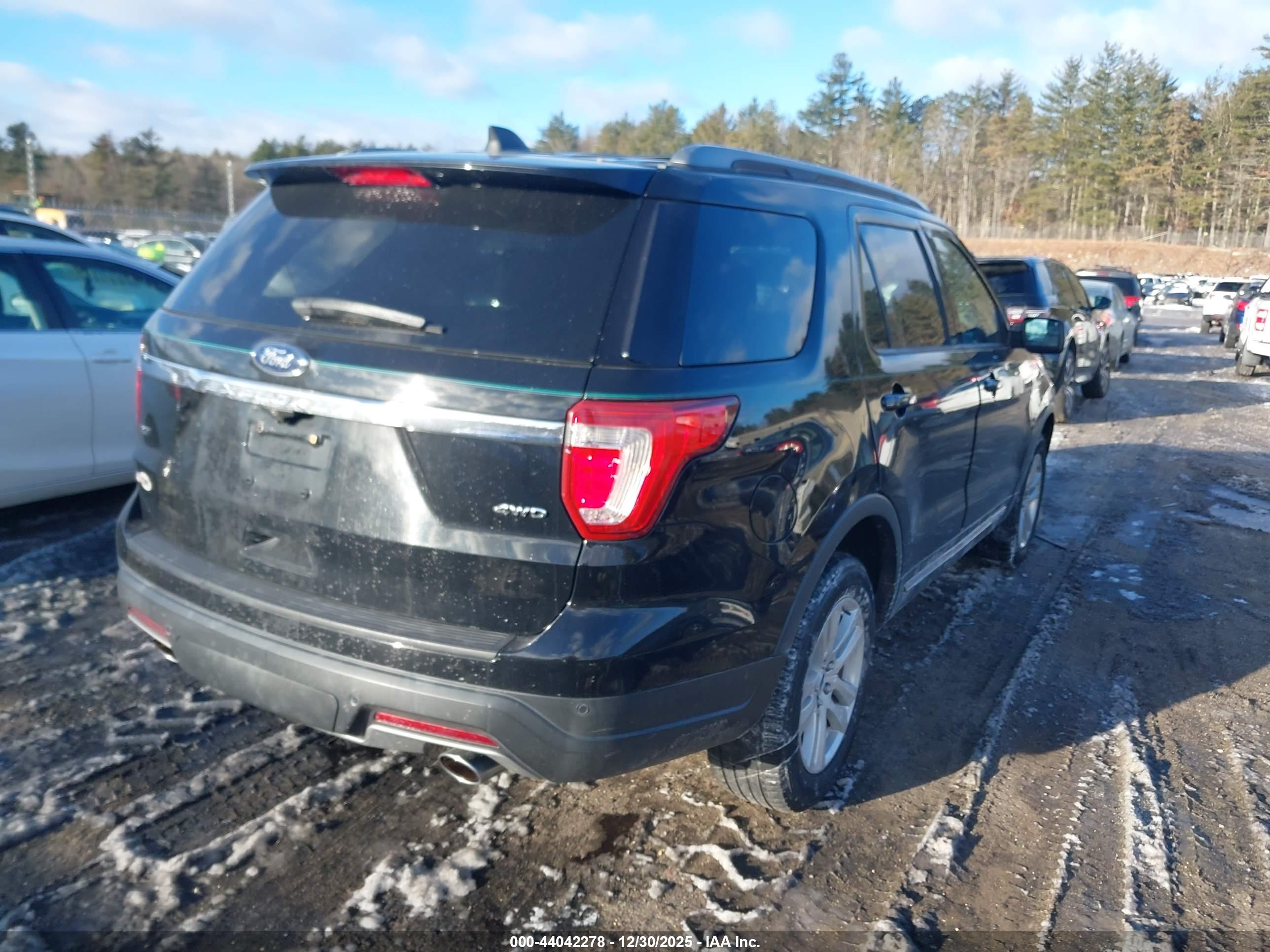 FORD EXPLORER image 4