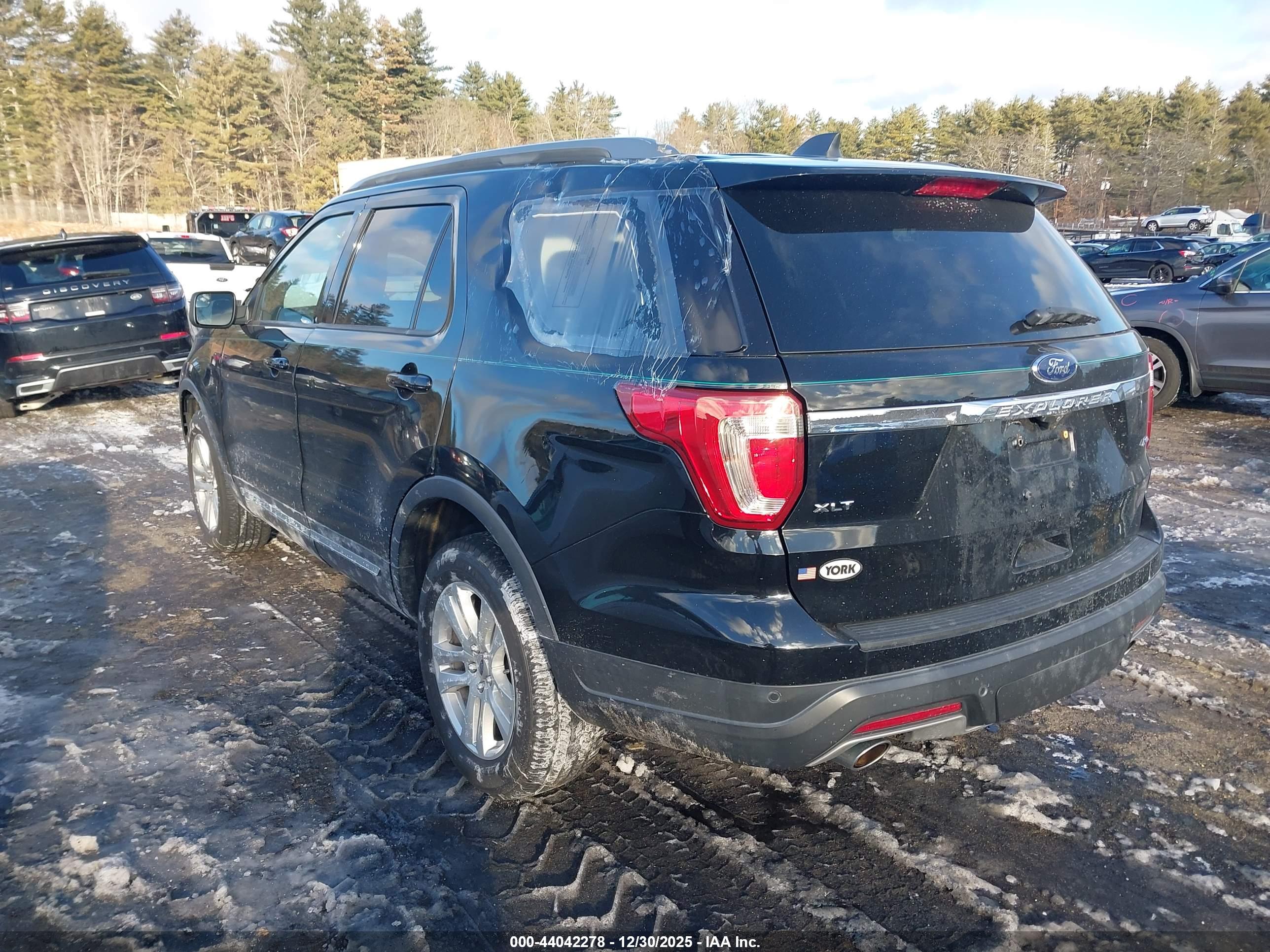 FORD EXPLORER image 6
