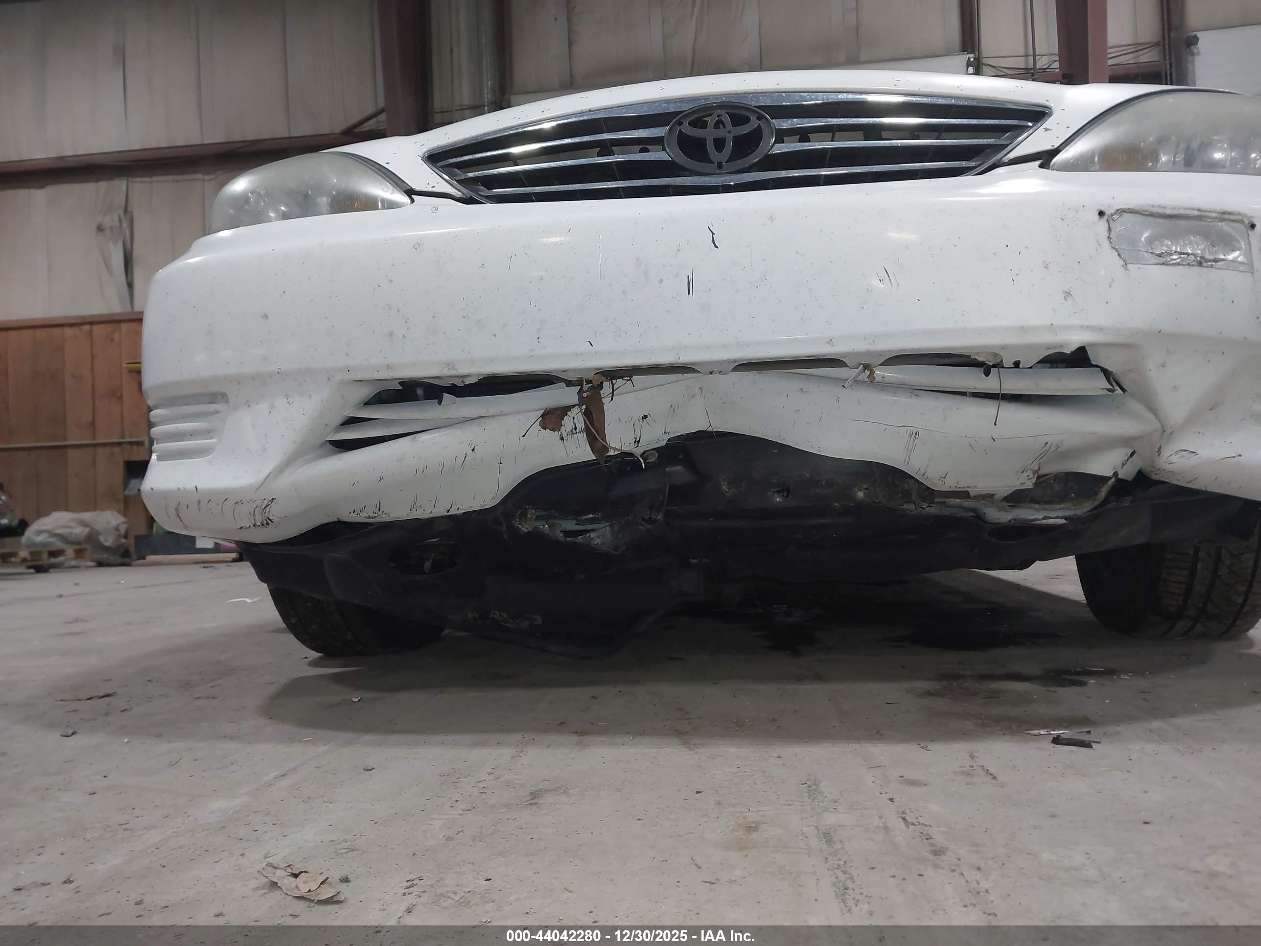 TOYOTA CAMRY image 6