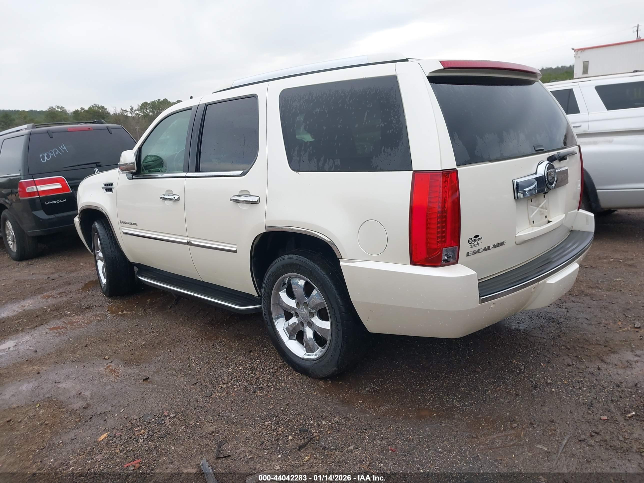 CADILLAC ESCALADE image 3