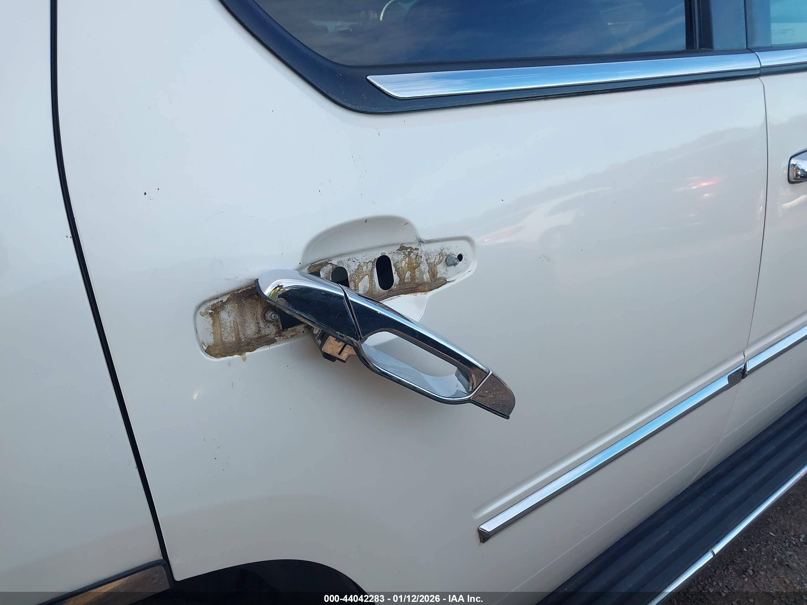 CADILLAC ESCALADE image 6