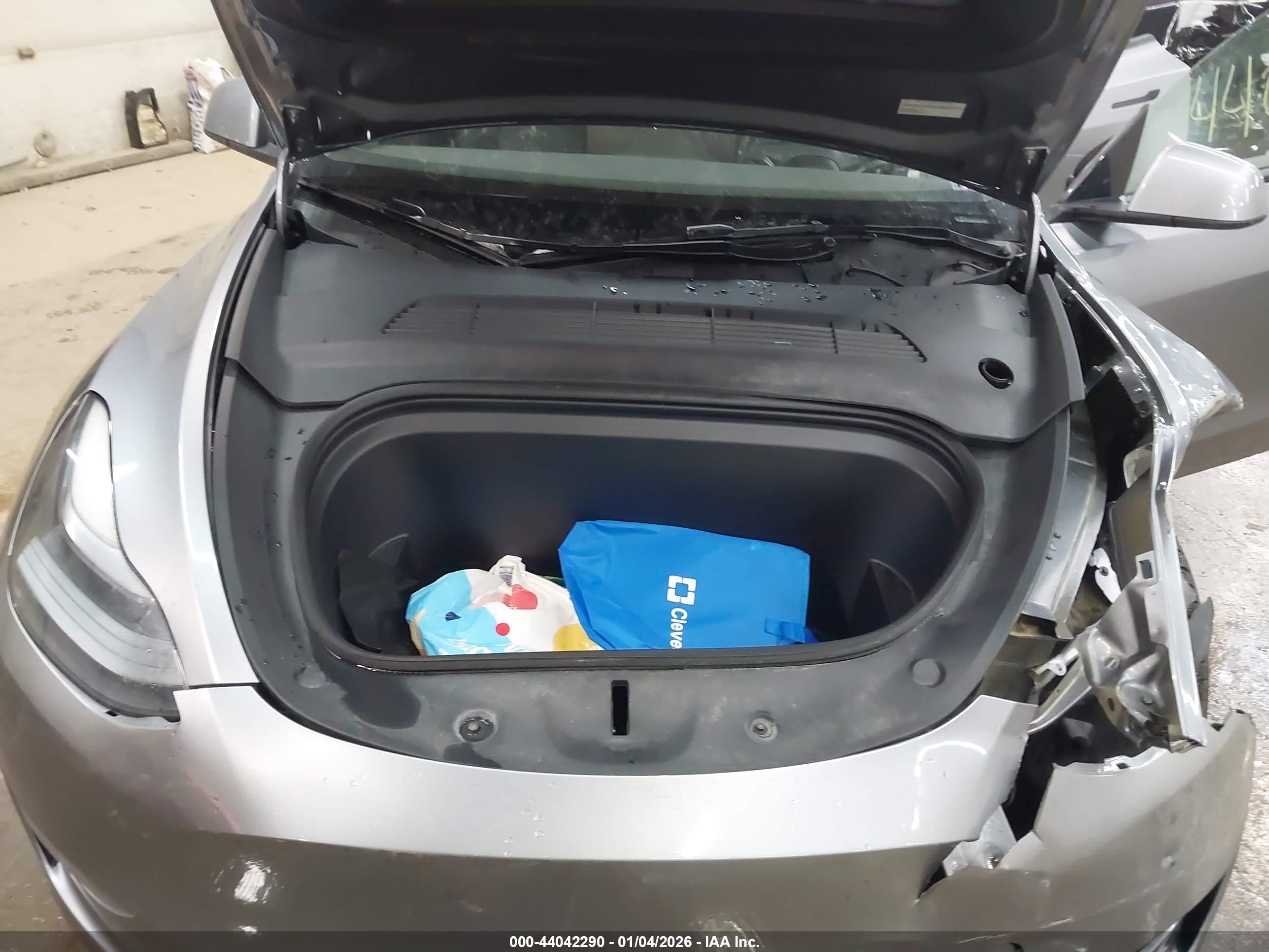 TESLA MODEL image 10