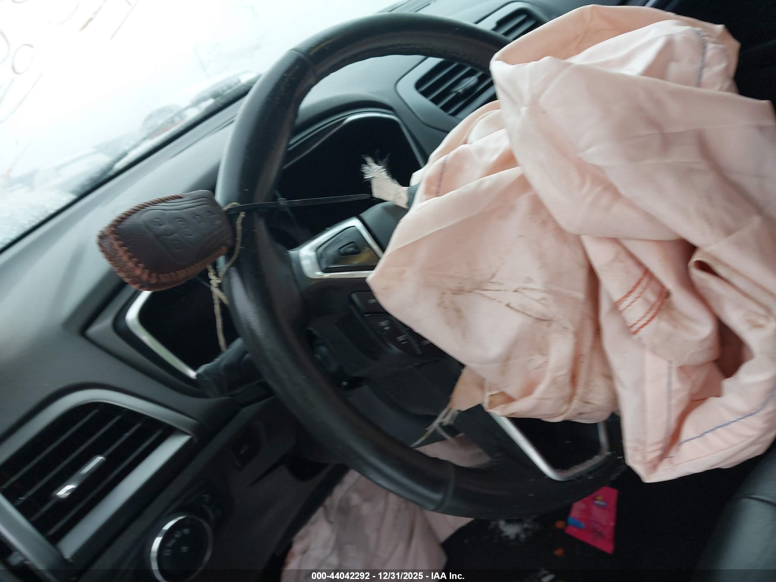 FORD FUSION image 11