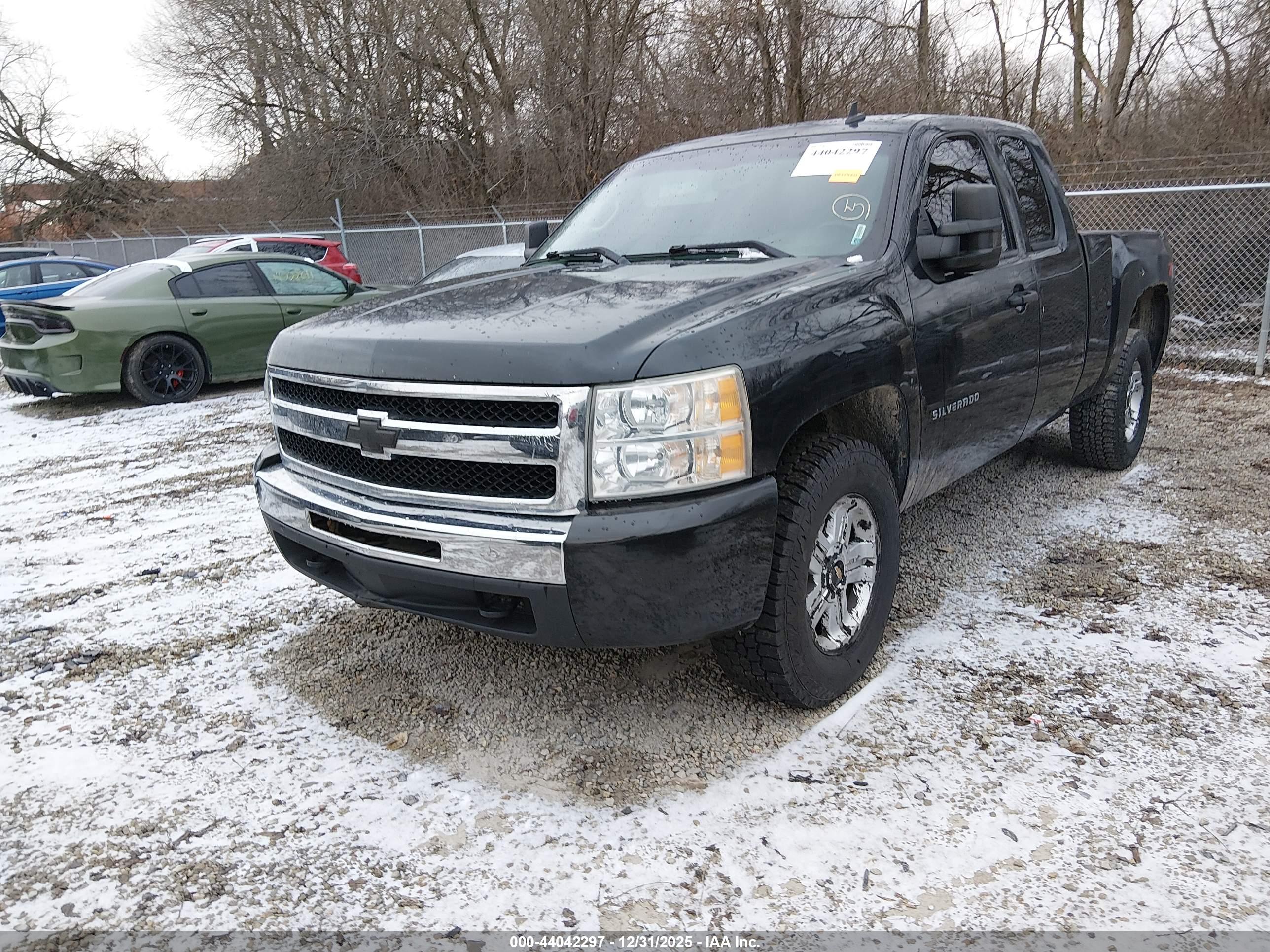 CHEVROLET SILVERADO image 2