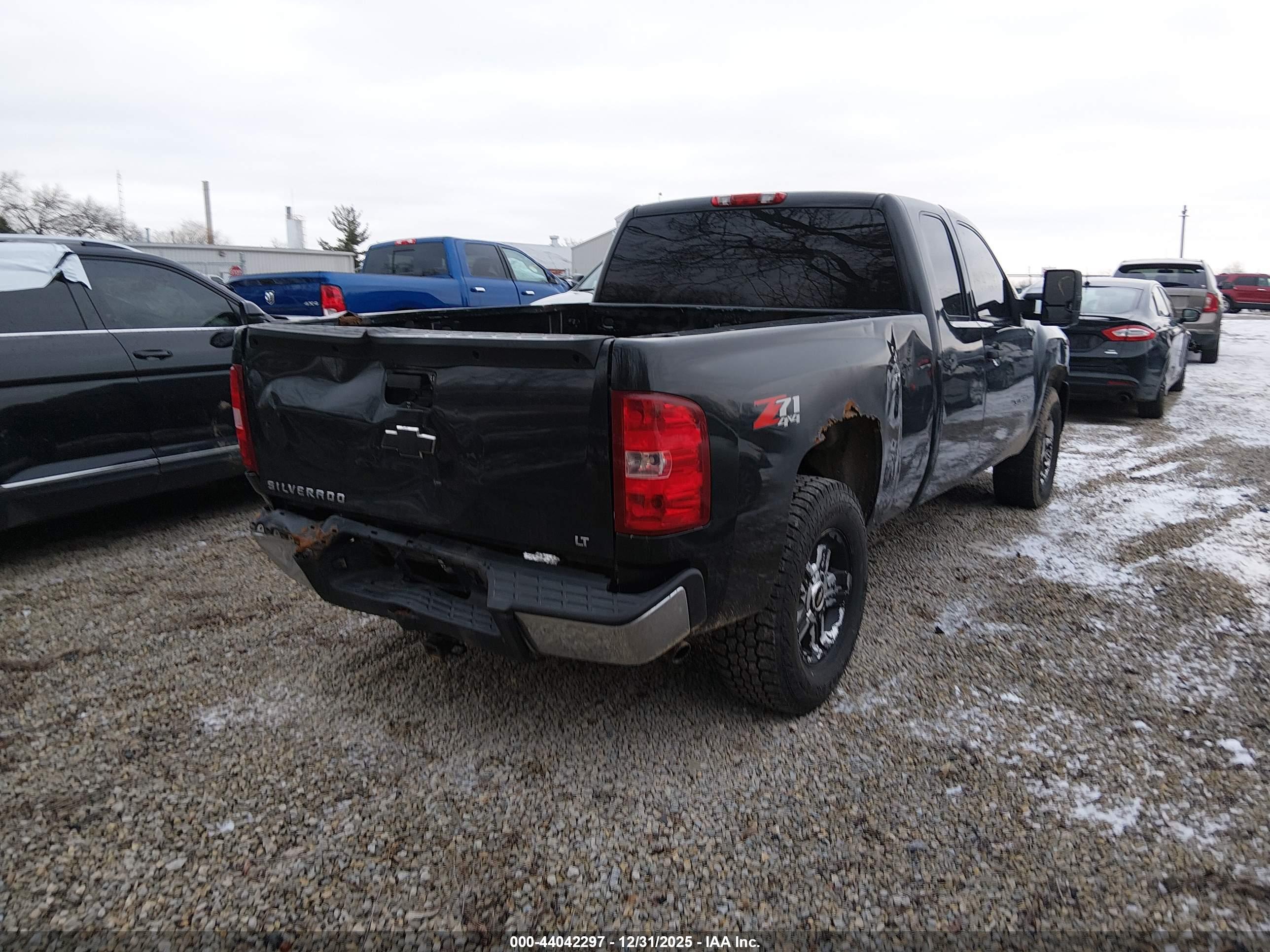 CHEVROLET SILVERADO image 4