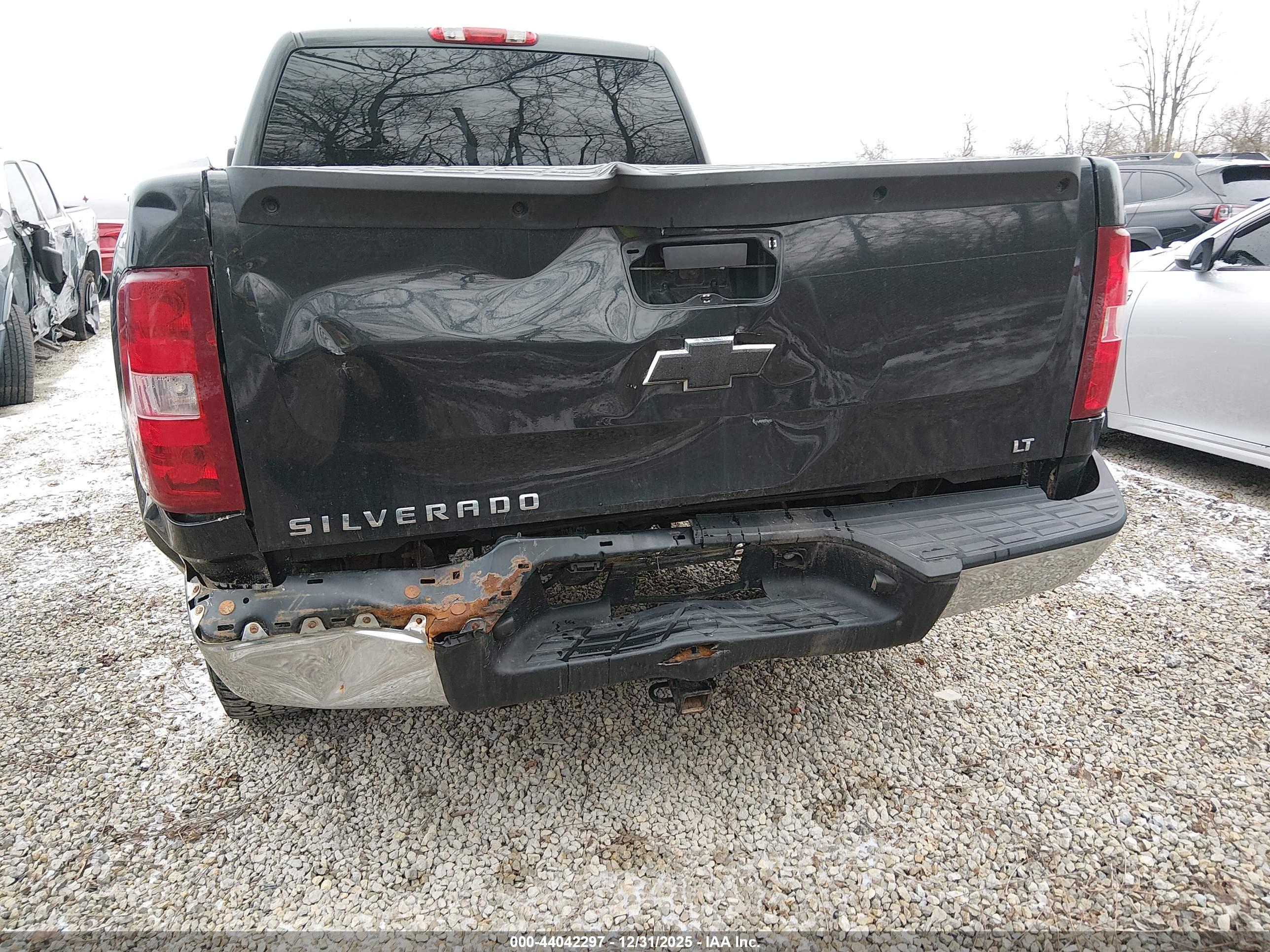 CHEVROLET SILVERADO image 6