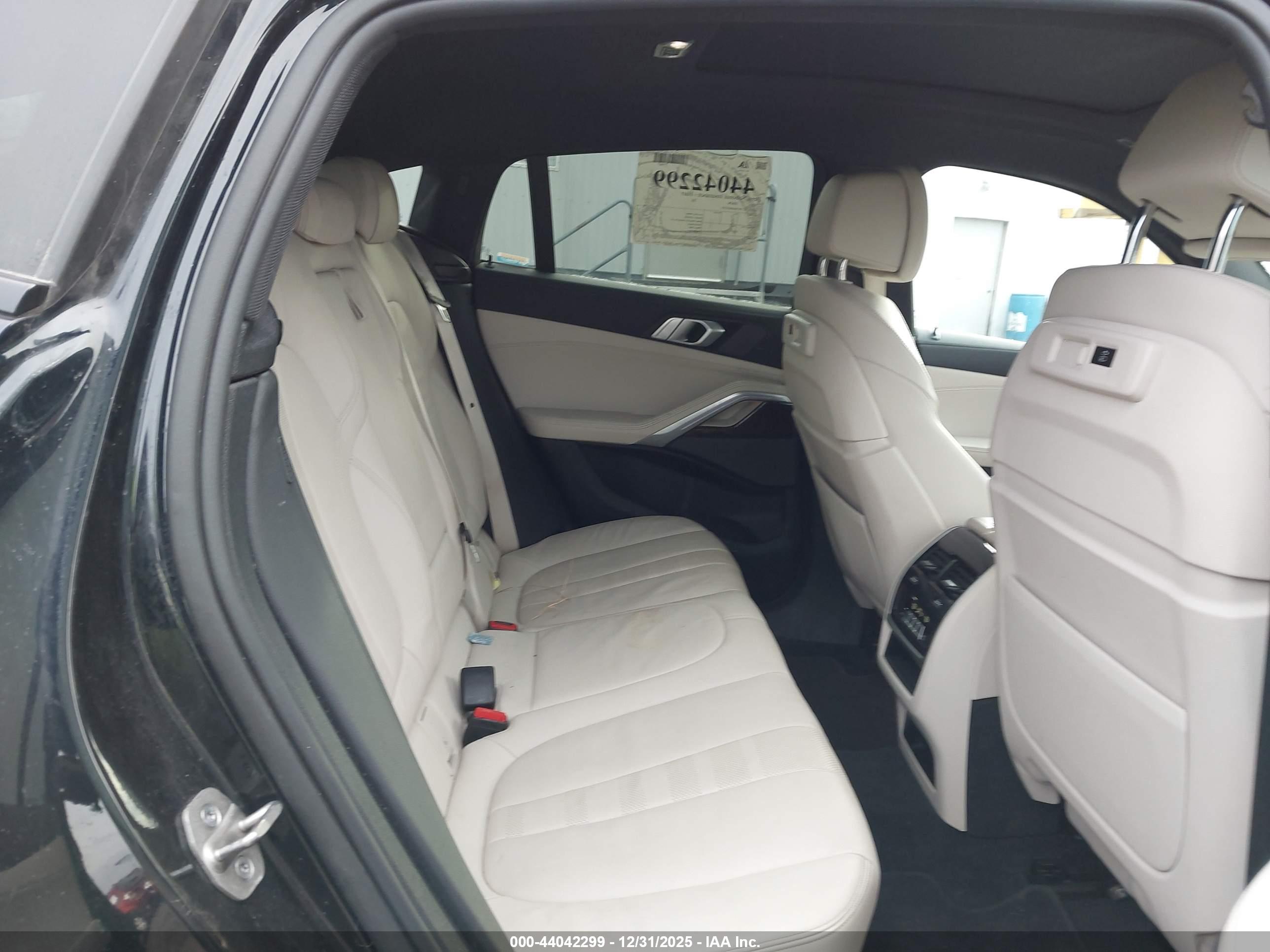 BMW X6 image 8