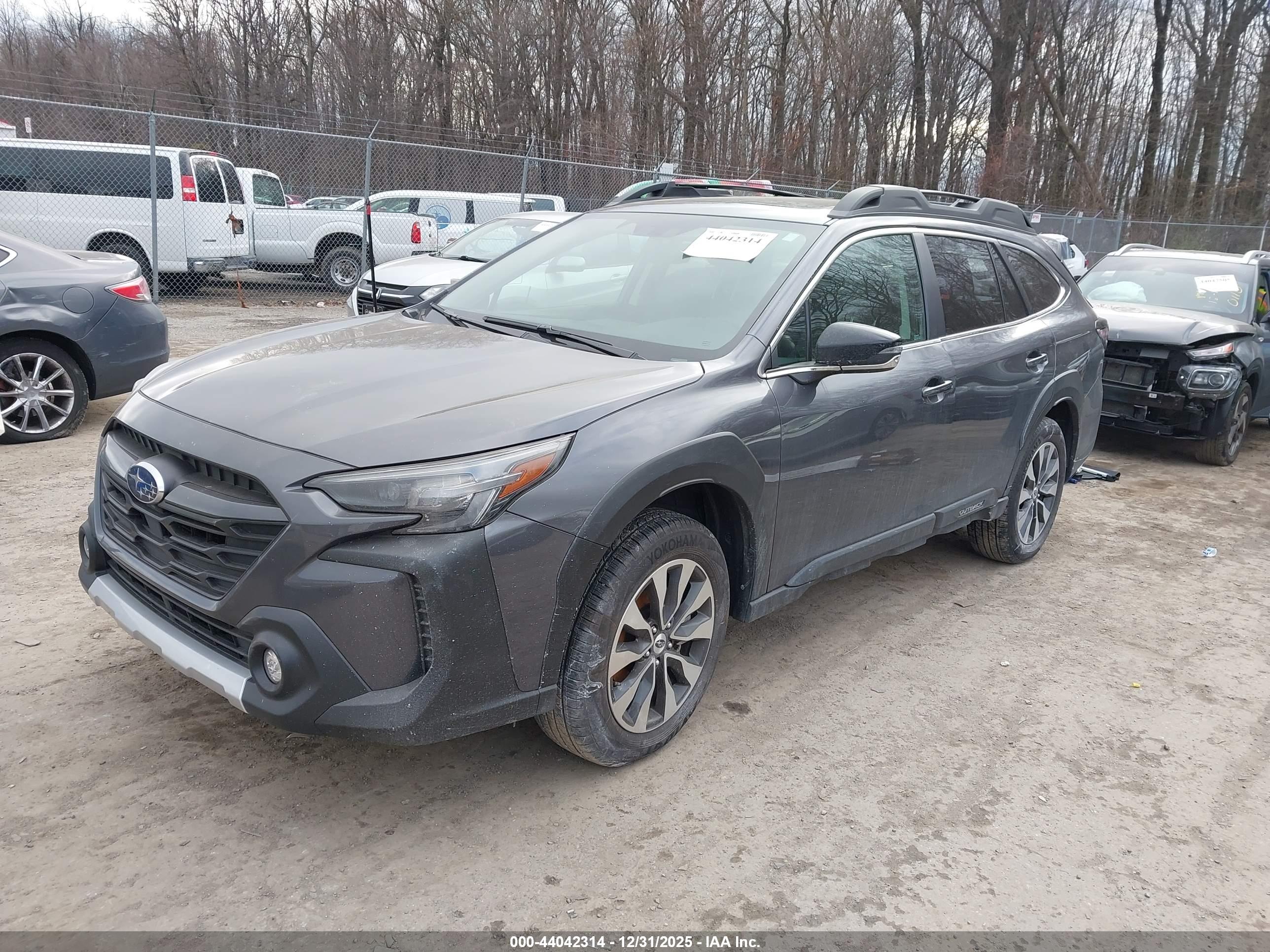 SUBARU OUTBACK image 2