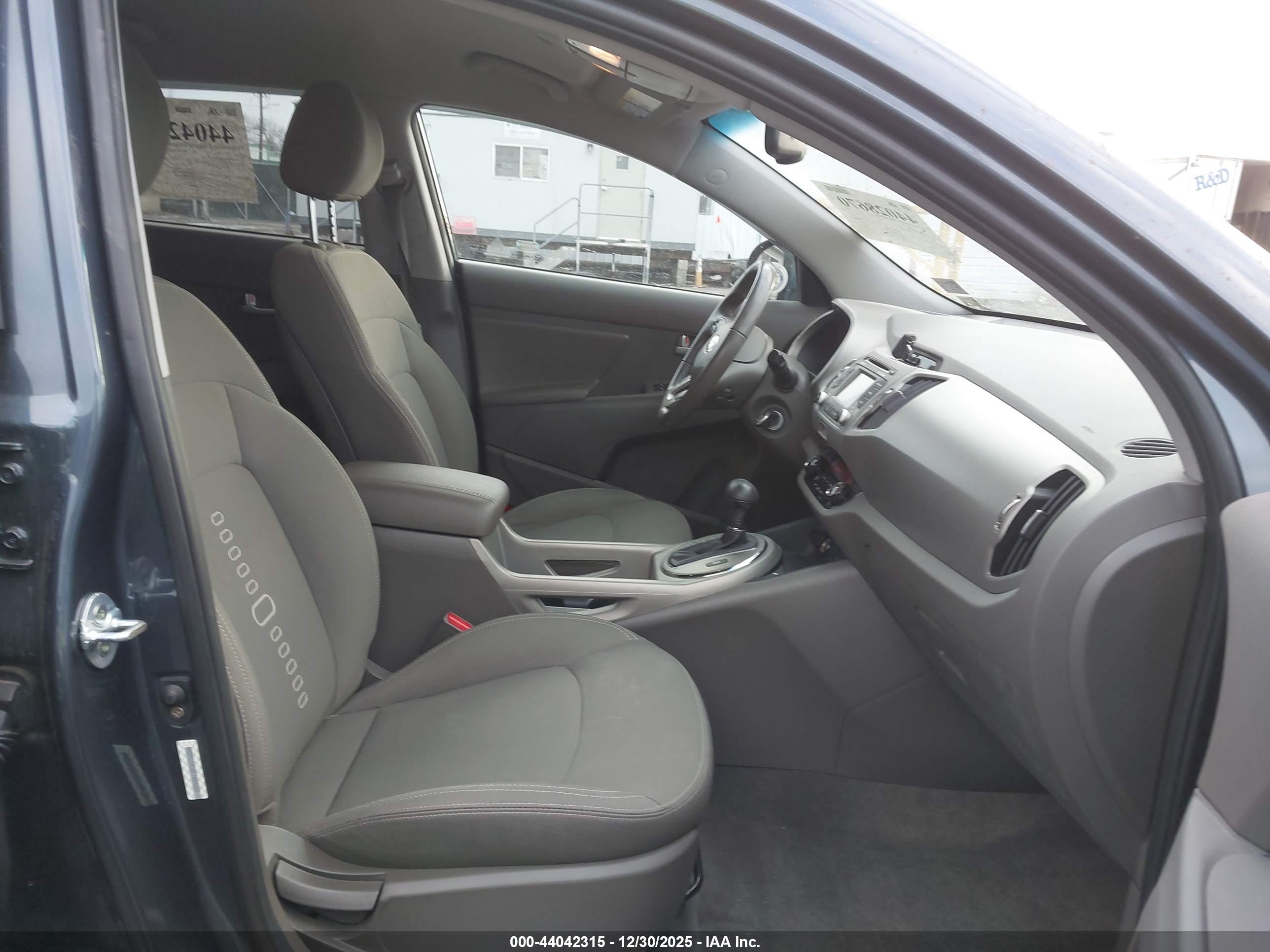 KIA SPORTAGE image 5
