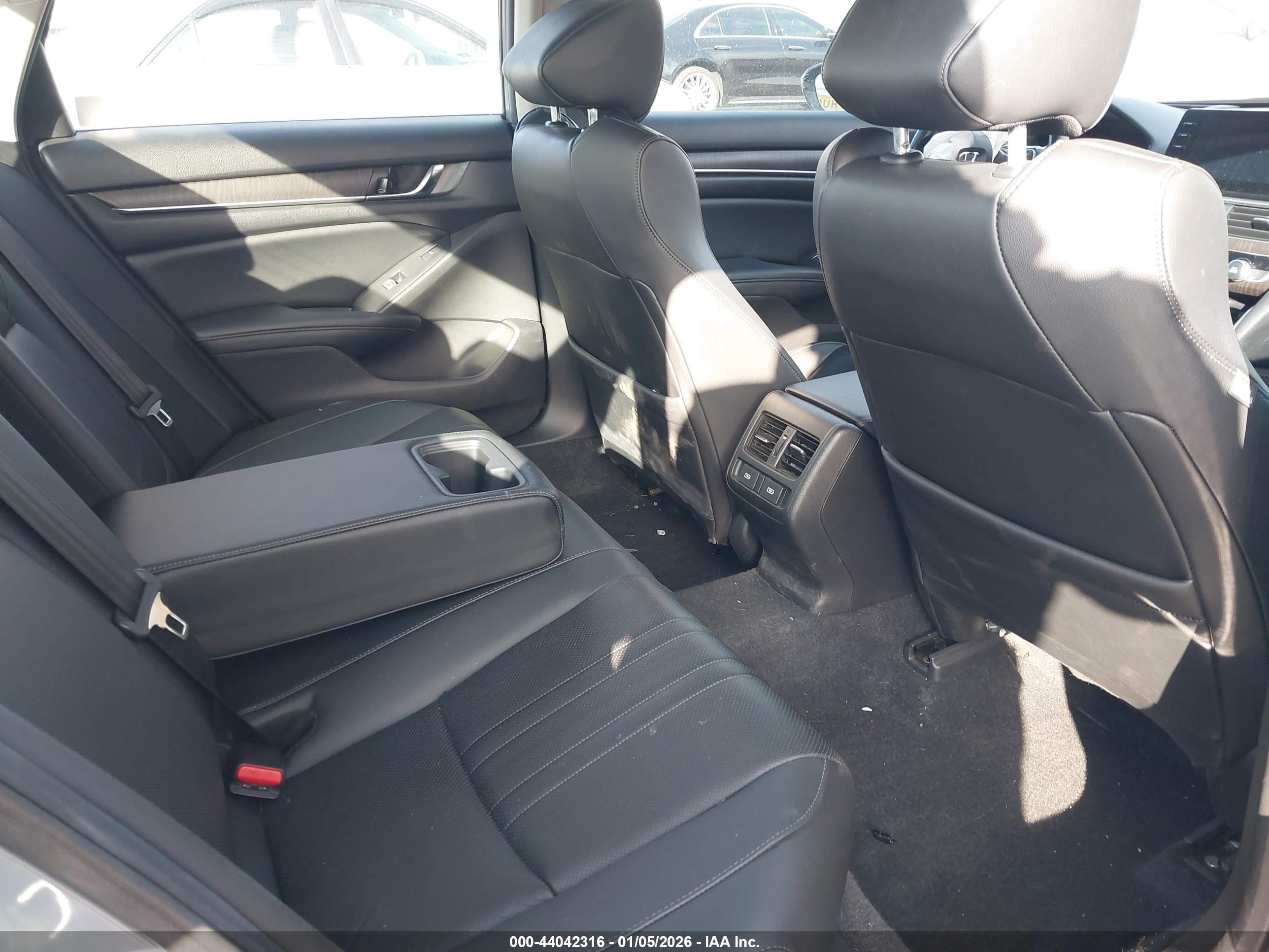 HONDA ACCORD image 8