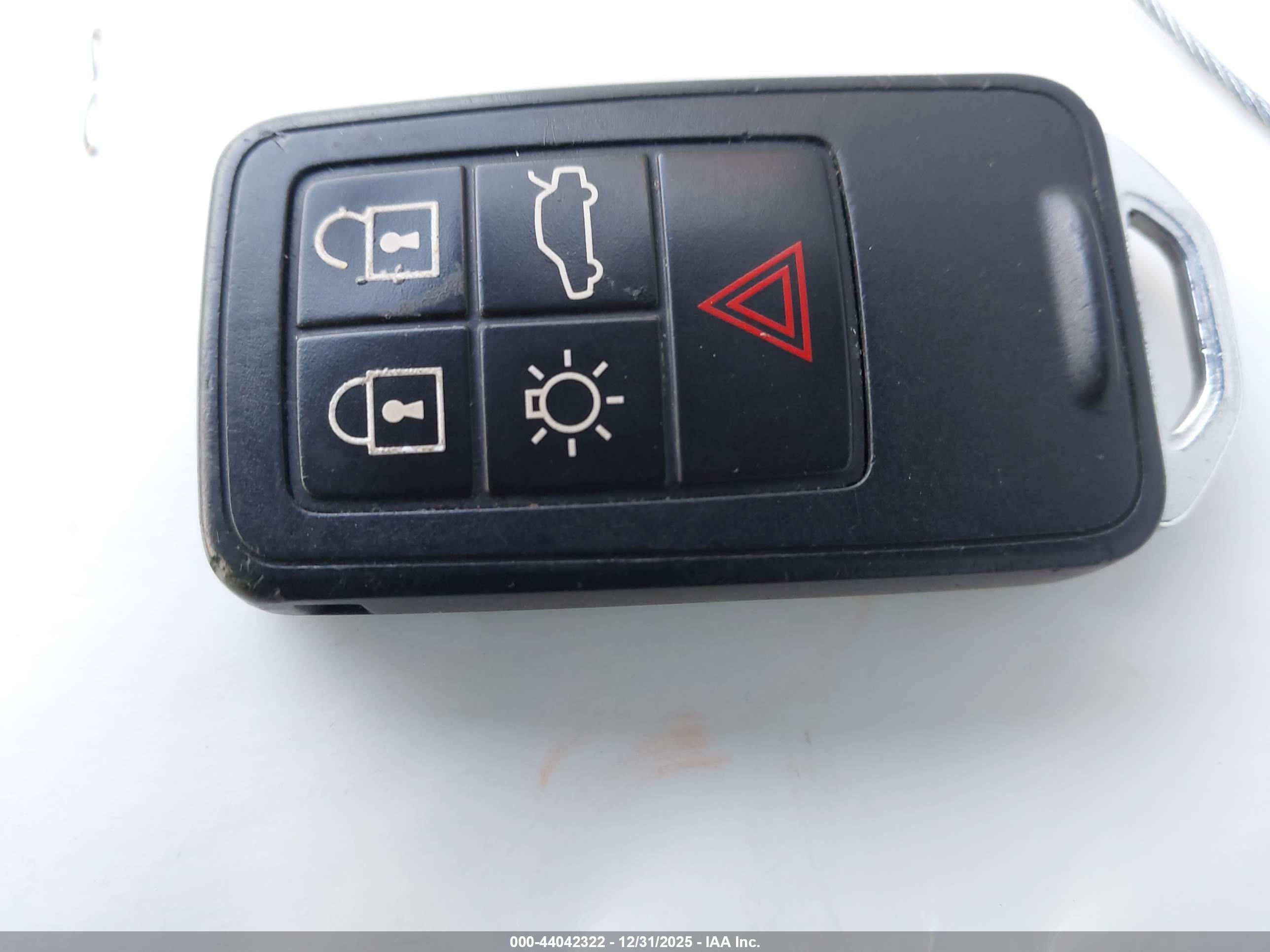 VOLVO S60 image 11