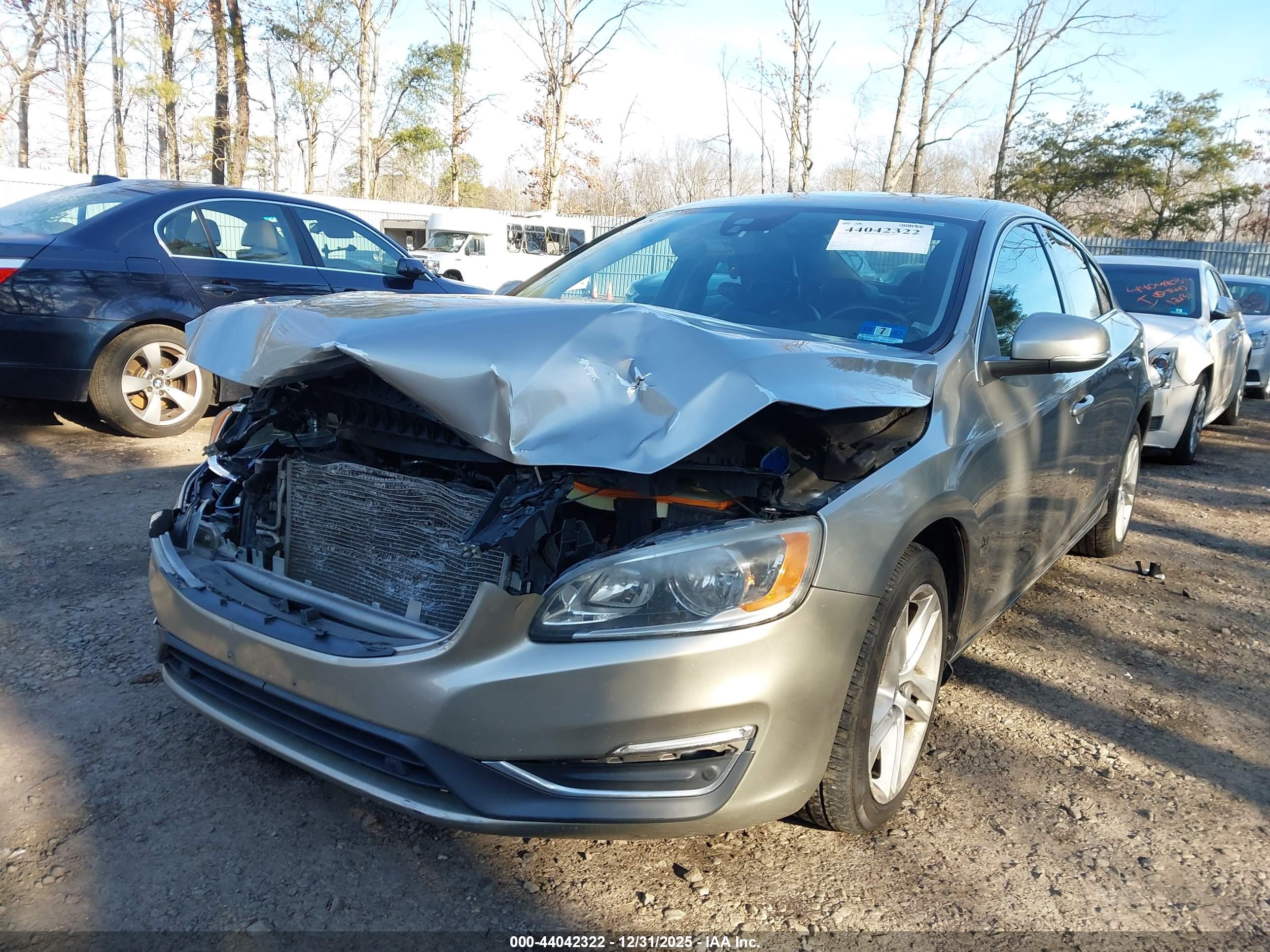 VOLVO S60 image 2