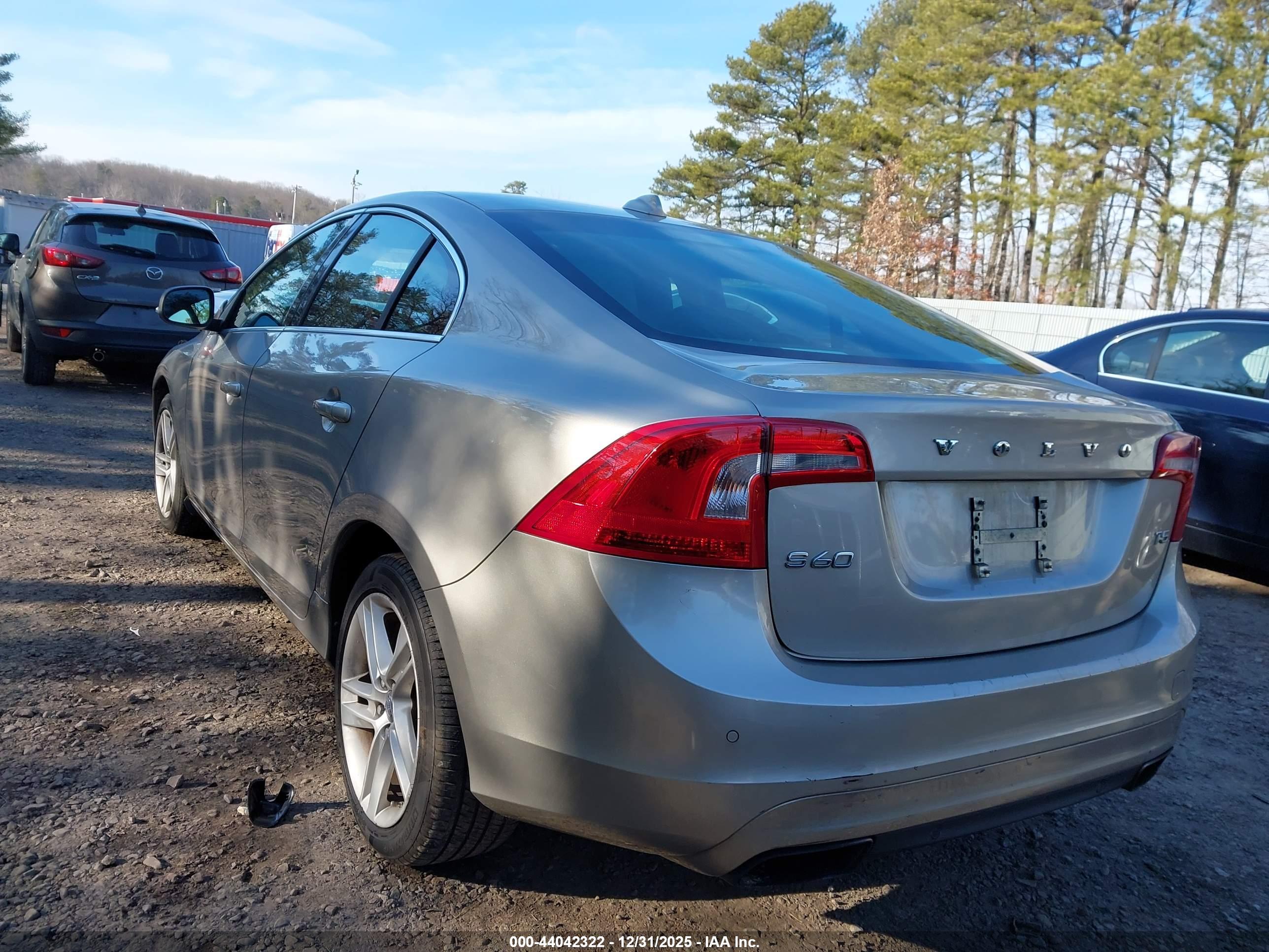 VOLVO S60 image 3