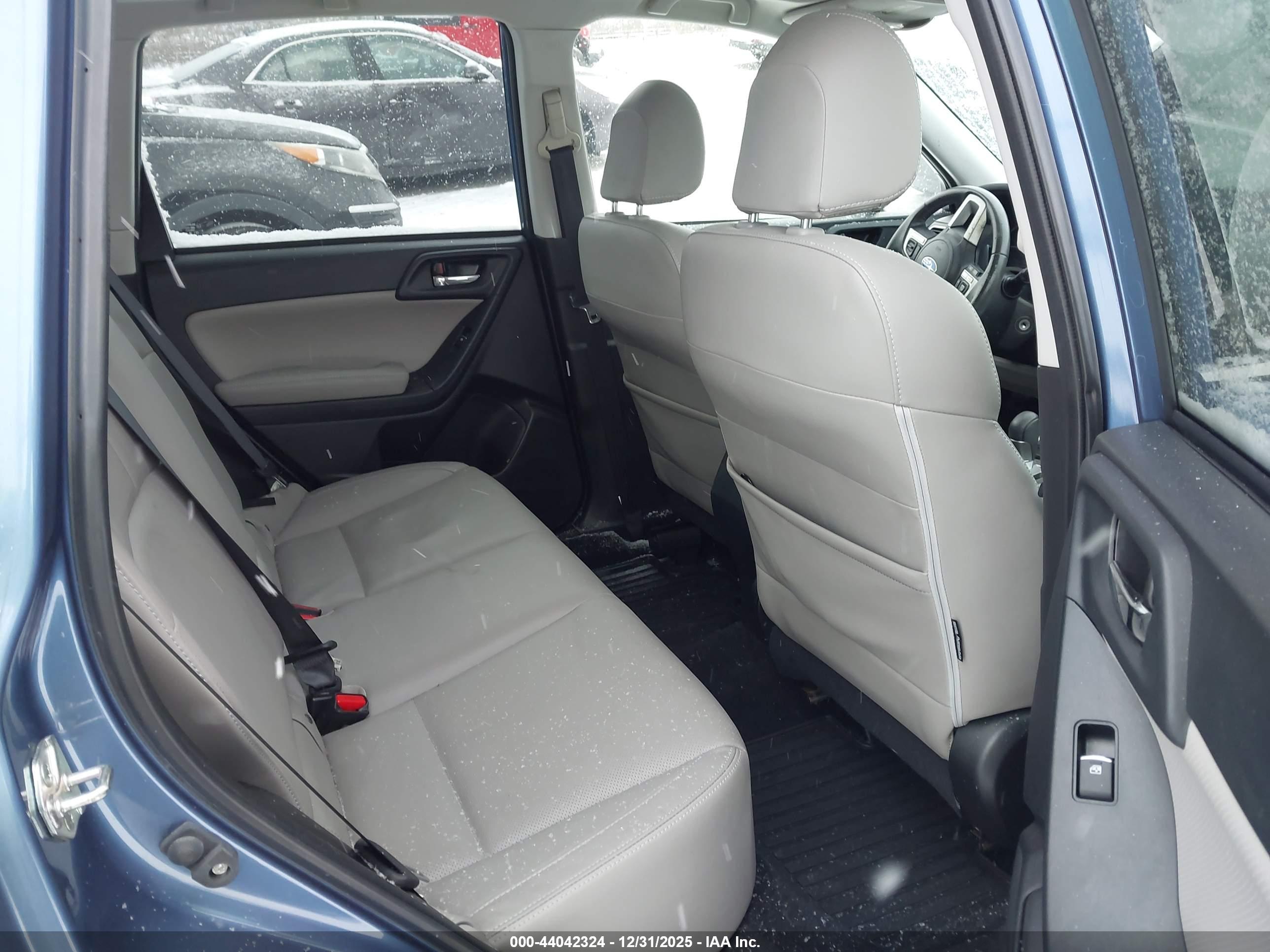 SUBARU FORESTER image 8