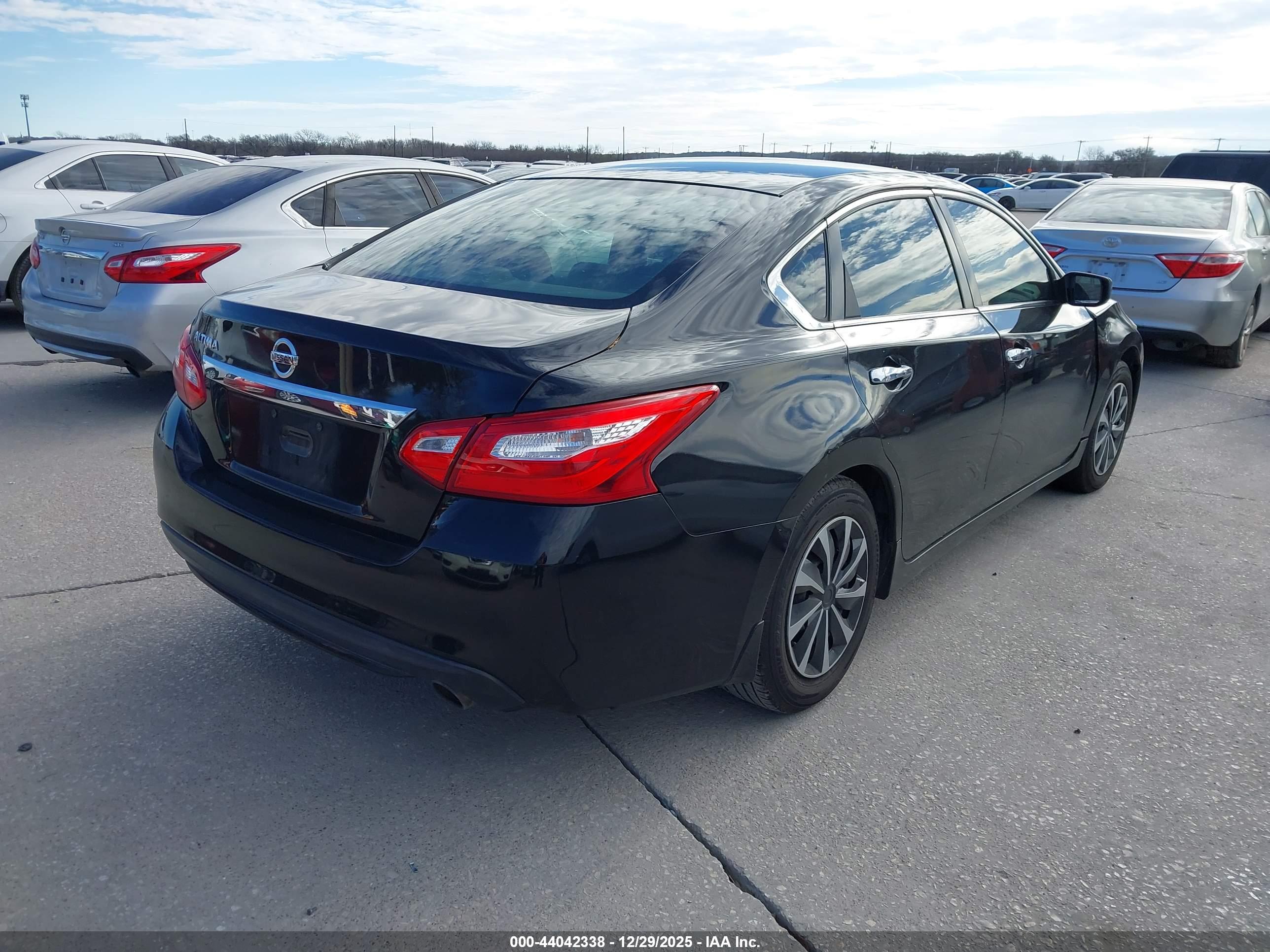 NISSAN ALTIMA image 4
