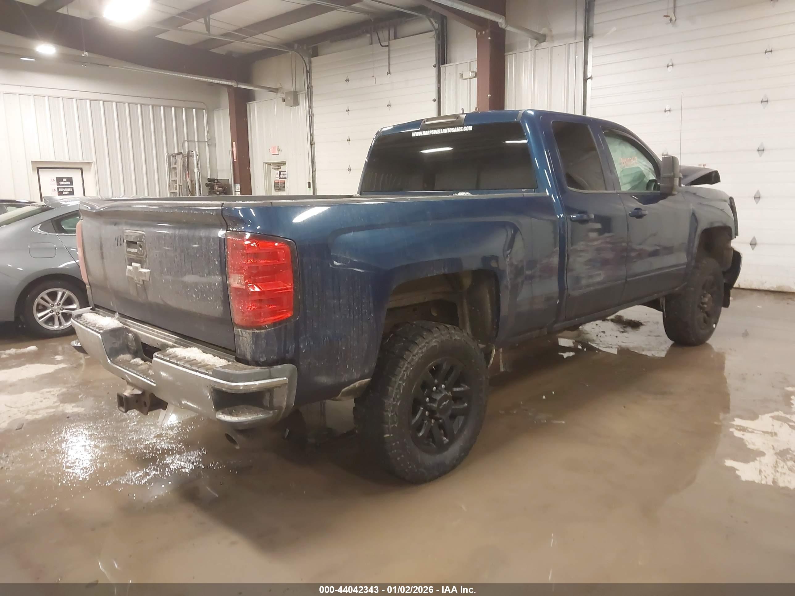 CHEVROLET SILVERADO image 4