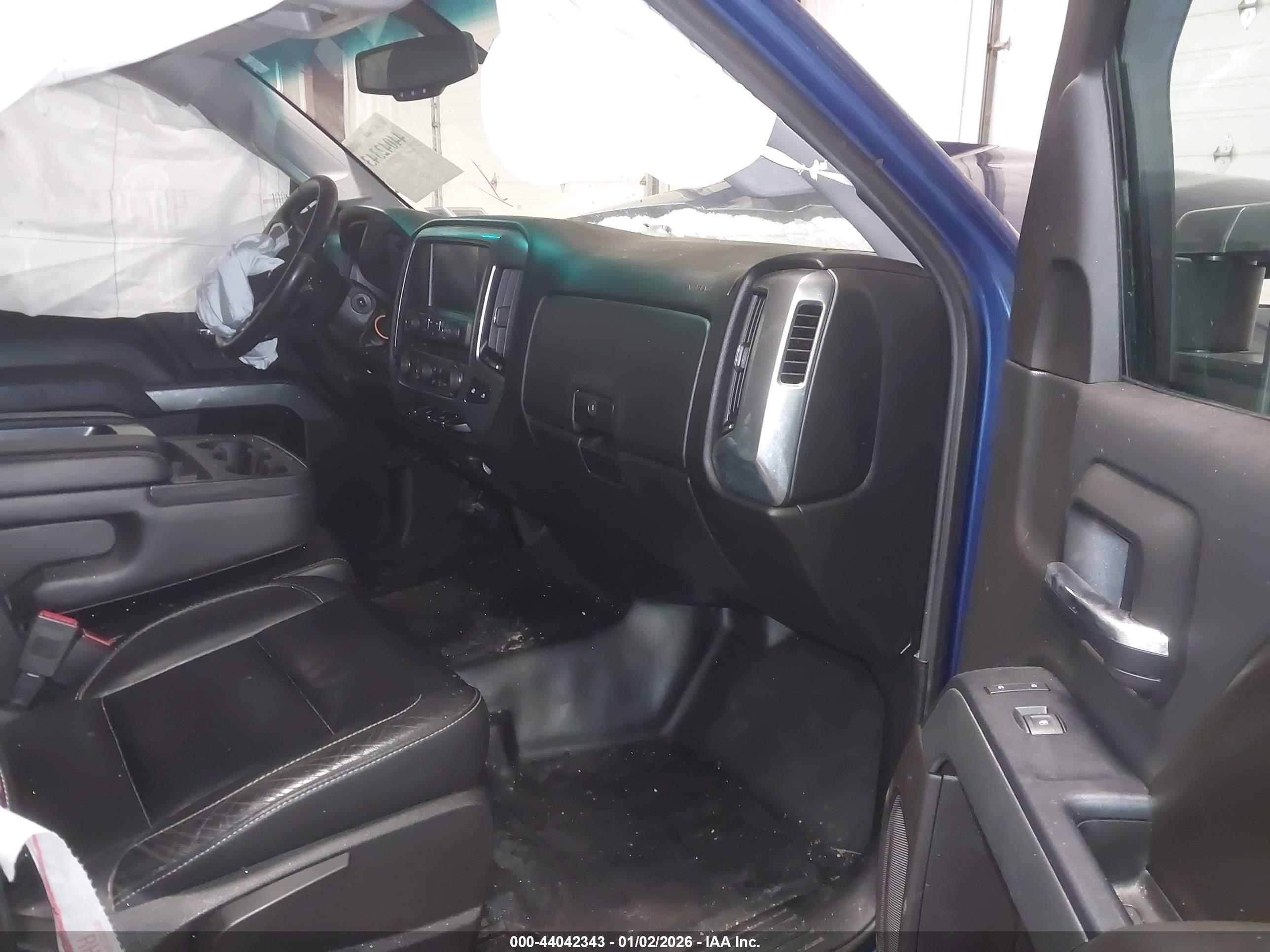 CHEVROLET SILVERADO image 5