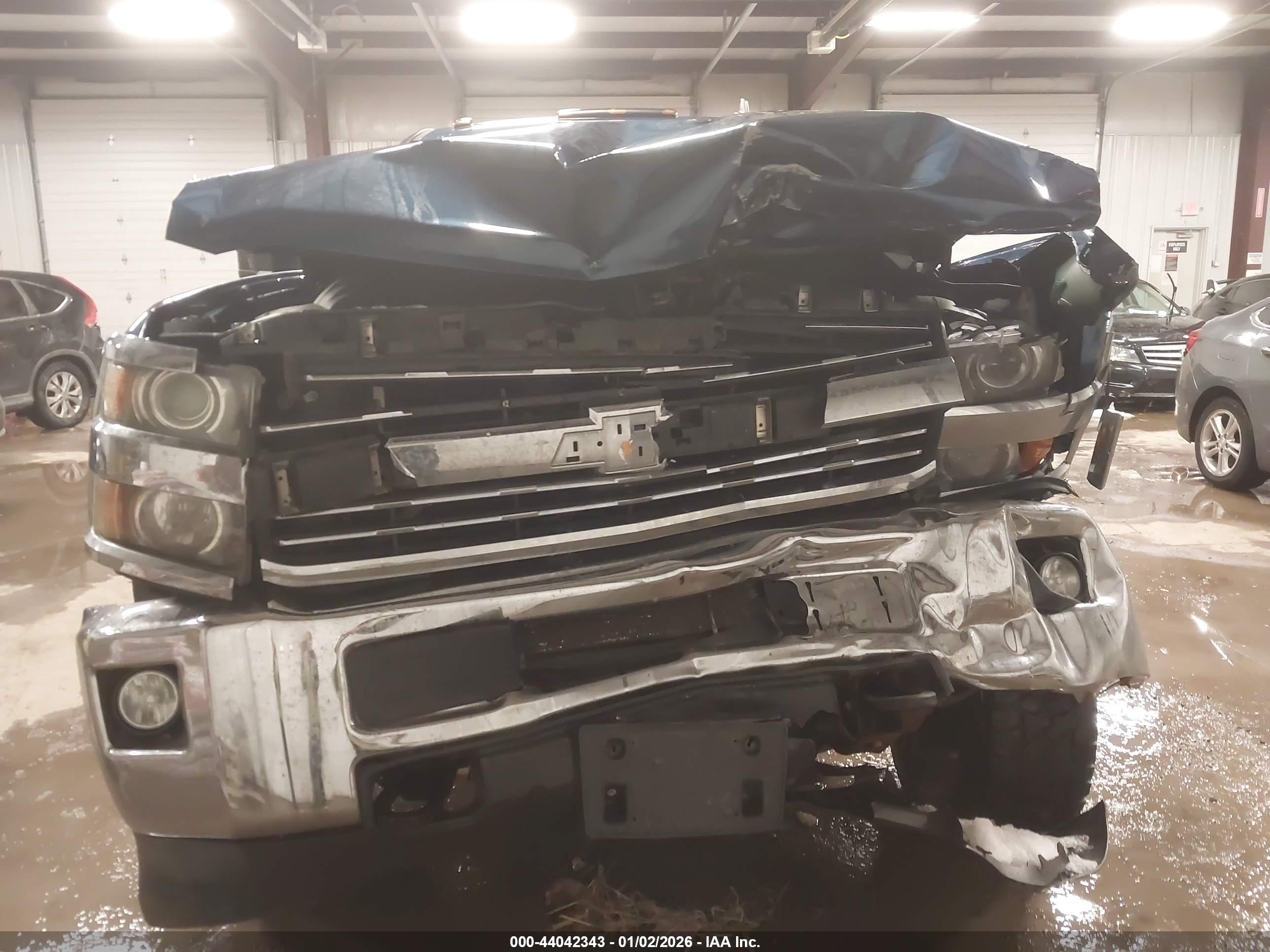 CHEVROLET SILVERADO image 6