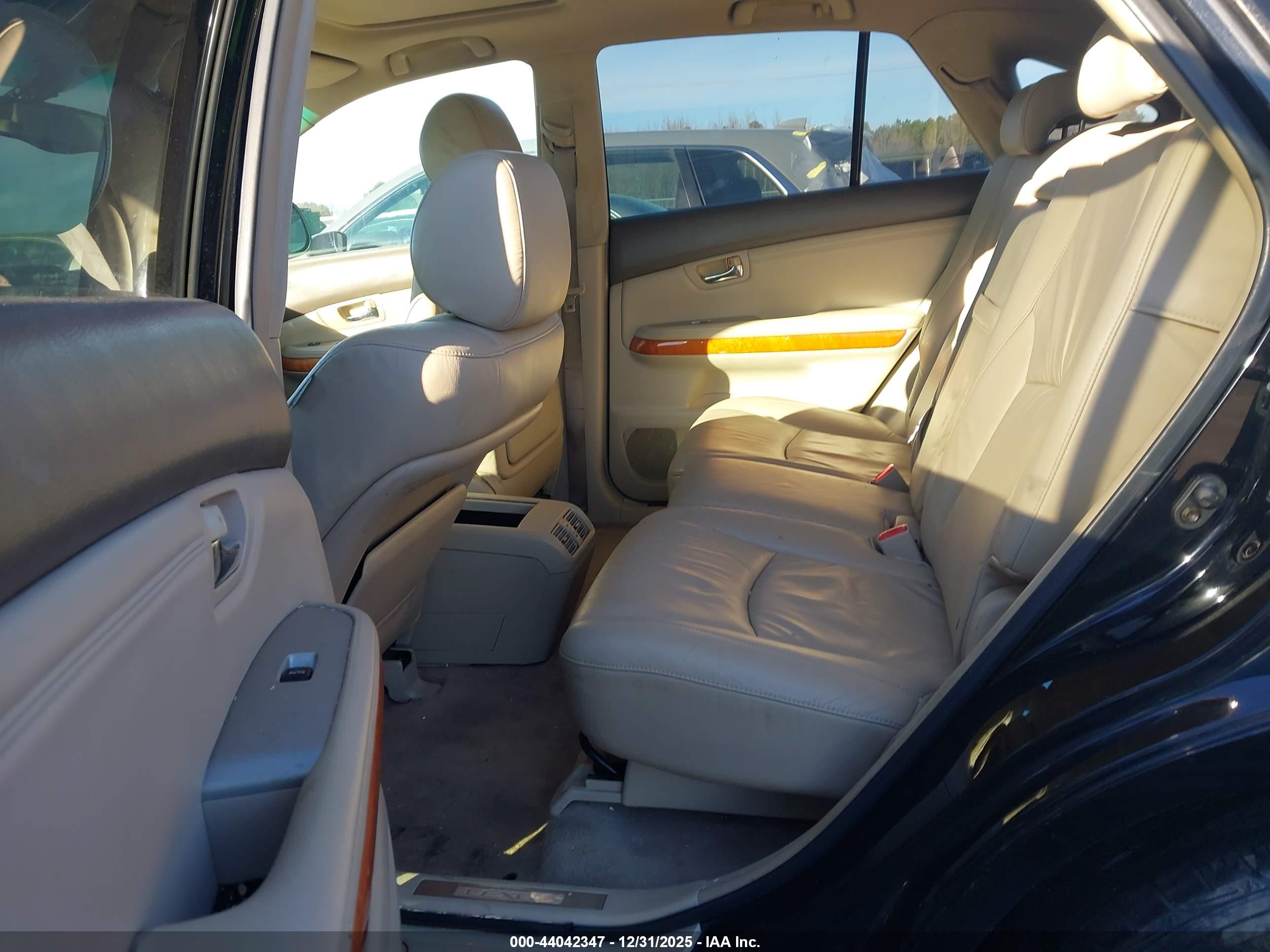 LEXUS RX image 8